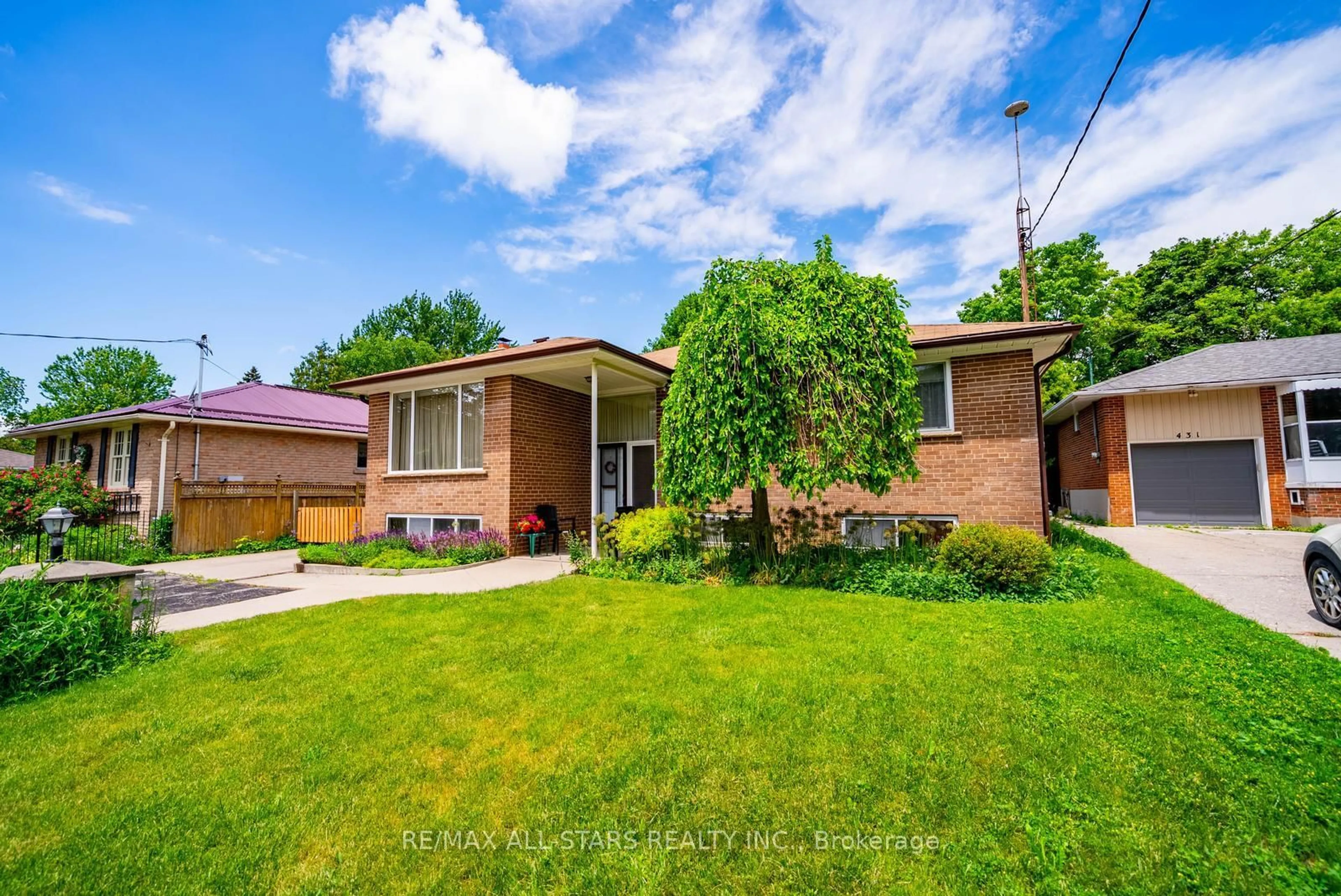 Home with brick exterior material, street for 427 Watson Dr, Whitchurch-Stouffville Ontario L4A 6L1