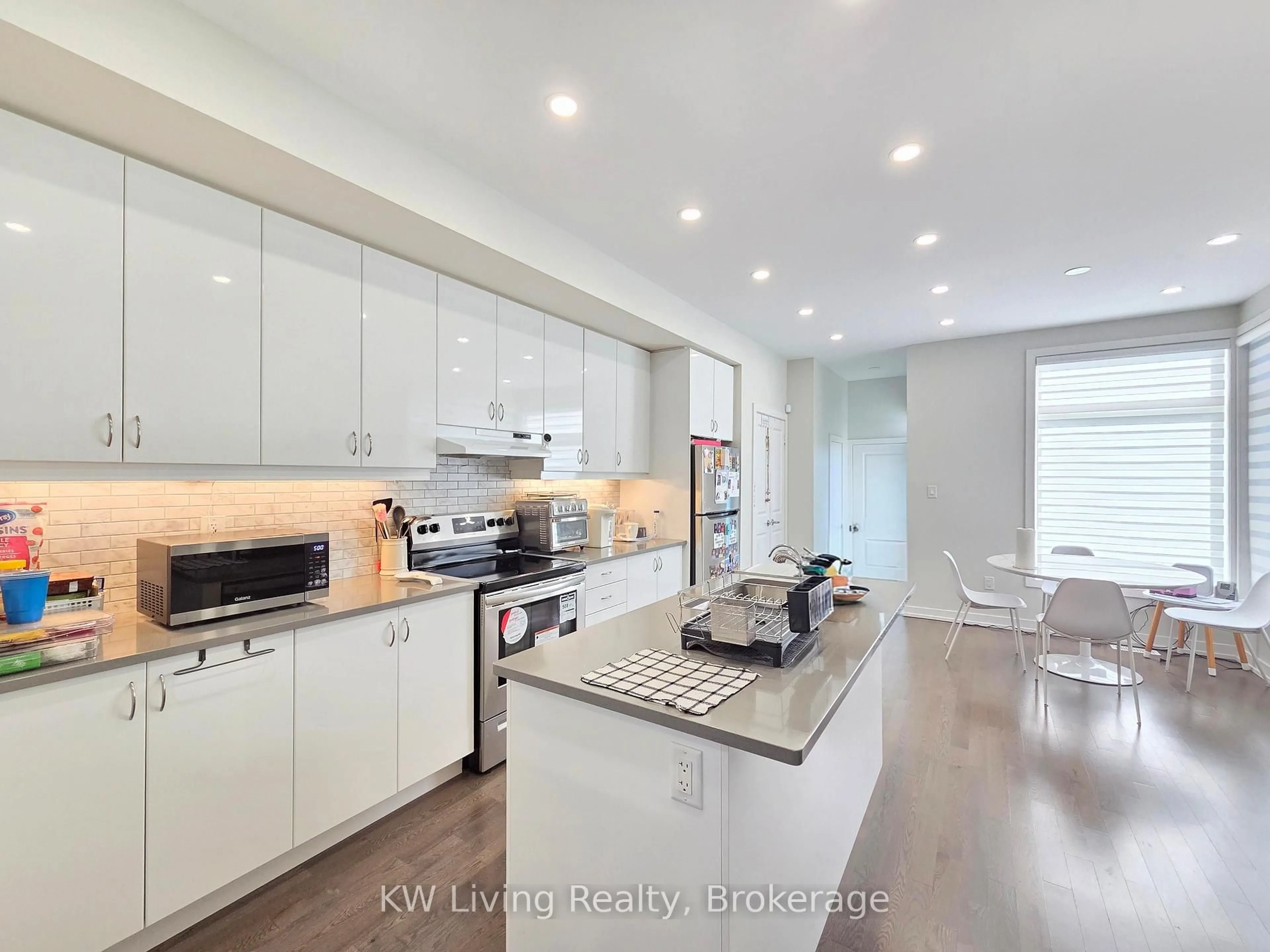 Open concept kitchen, unknown for 2172 Donald Cousens Pkwy, Markham Ontario L6B 1N9