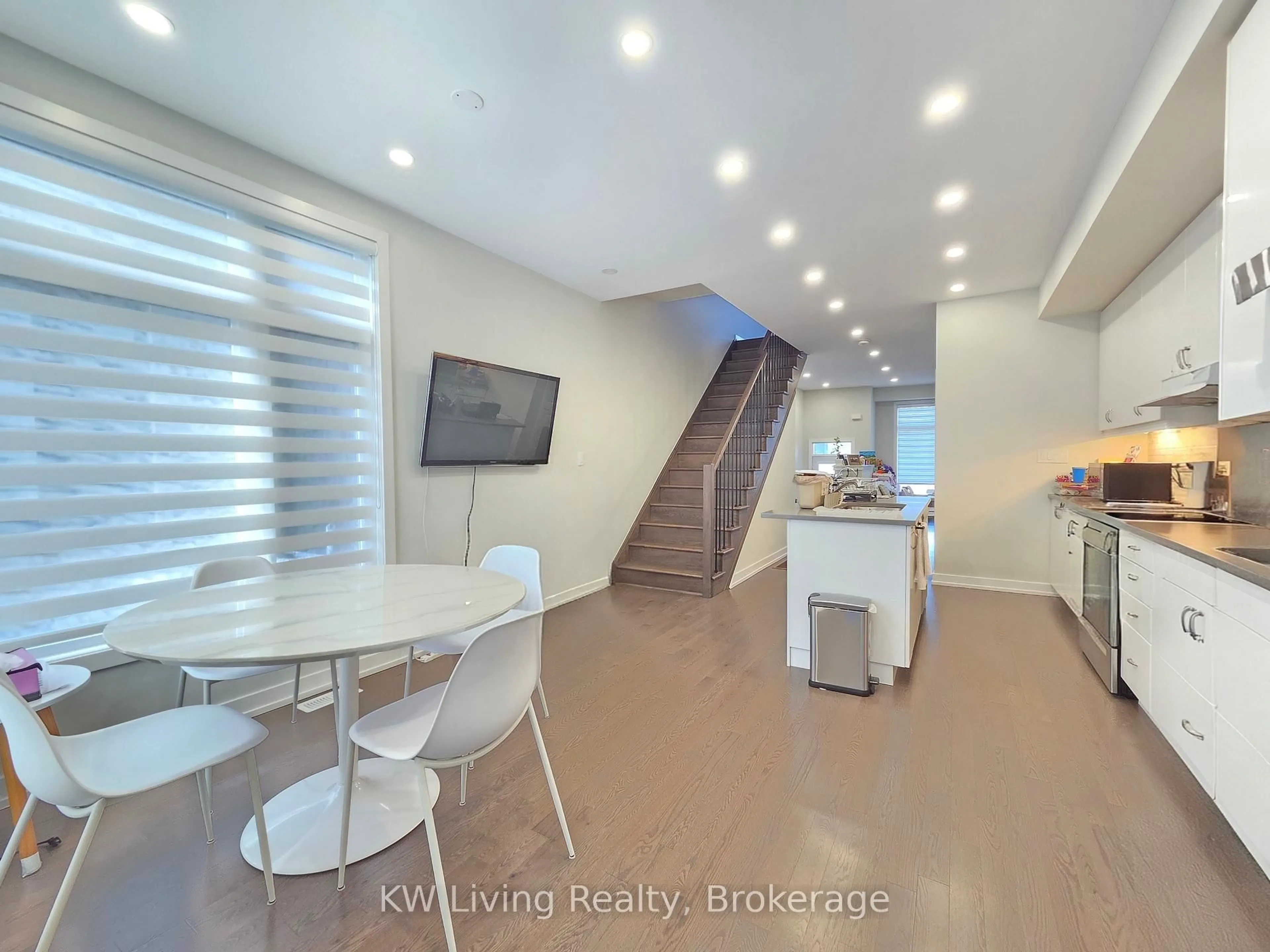 Unknown for 2172 Donald Cousens Pkwy, Markham Ontario L6B 1N9