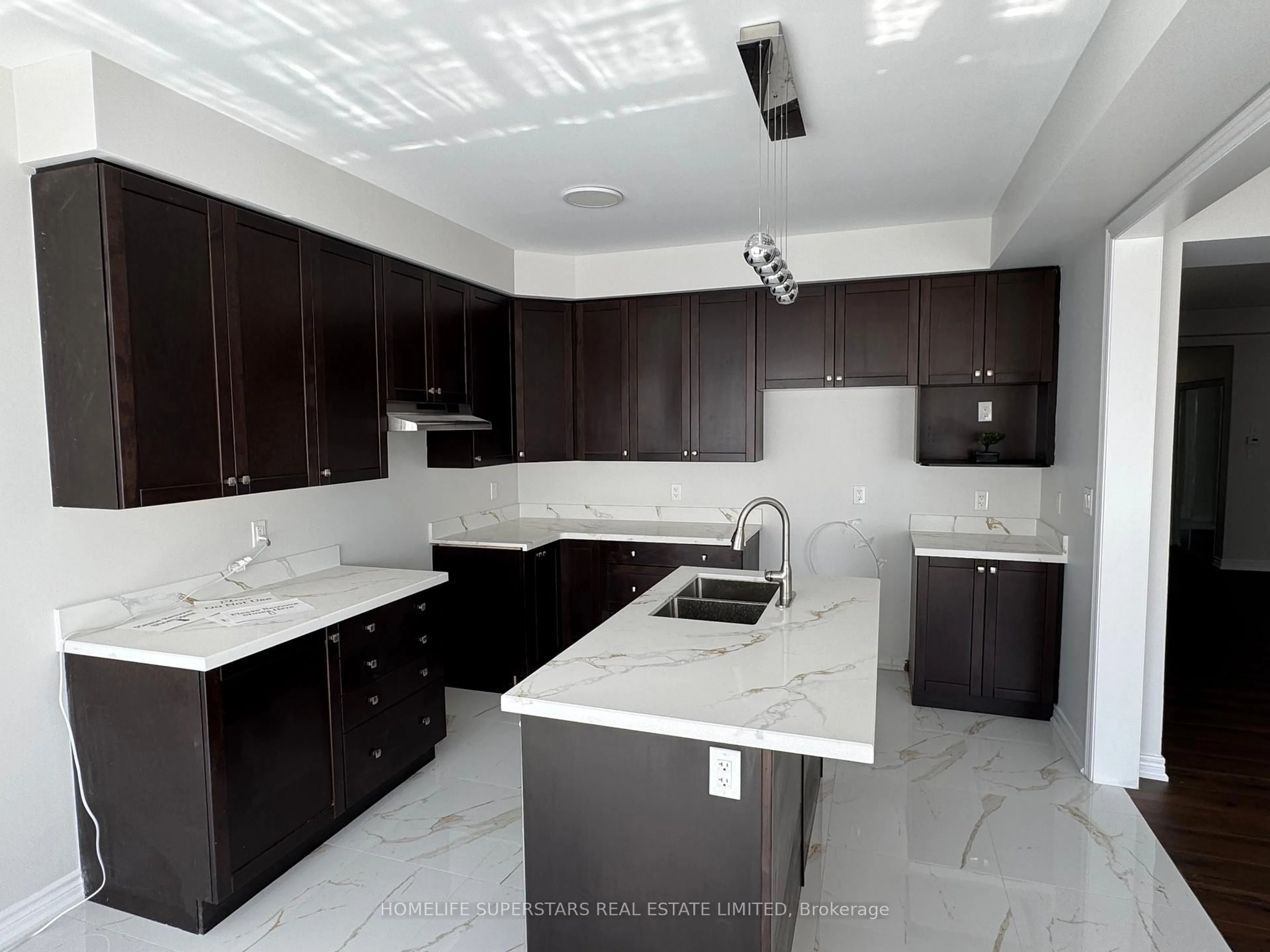Contemporary kitchen, ceramic/tile floor for 84 BELL Ave, New Tecumseth Ontario L9R 0N7