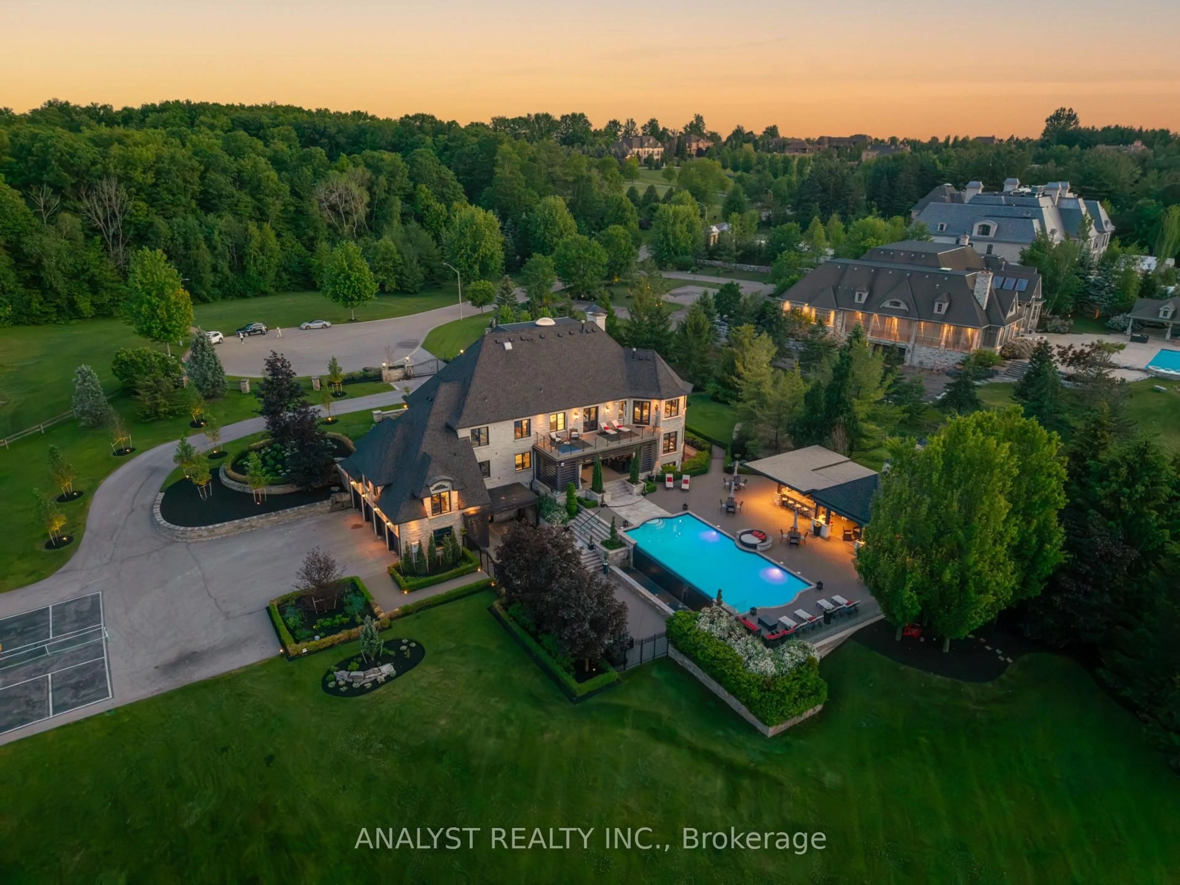 A pic from outside/outdoor area/front of a property/back of a property/a pic from drone, water/lake/river/ocean view for 76 Scotch Valley Dr, King Ontario L7B 1L9