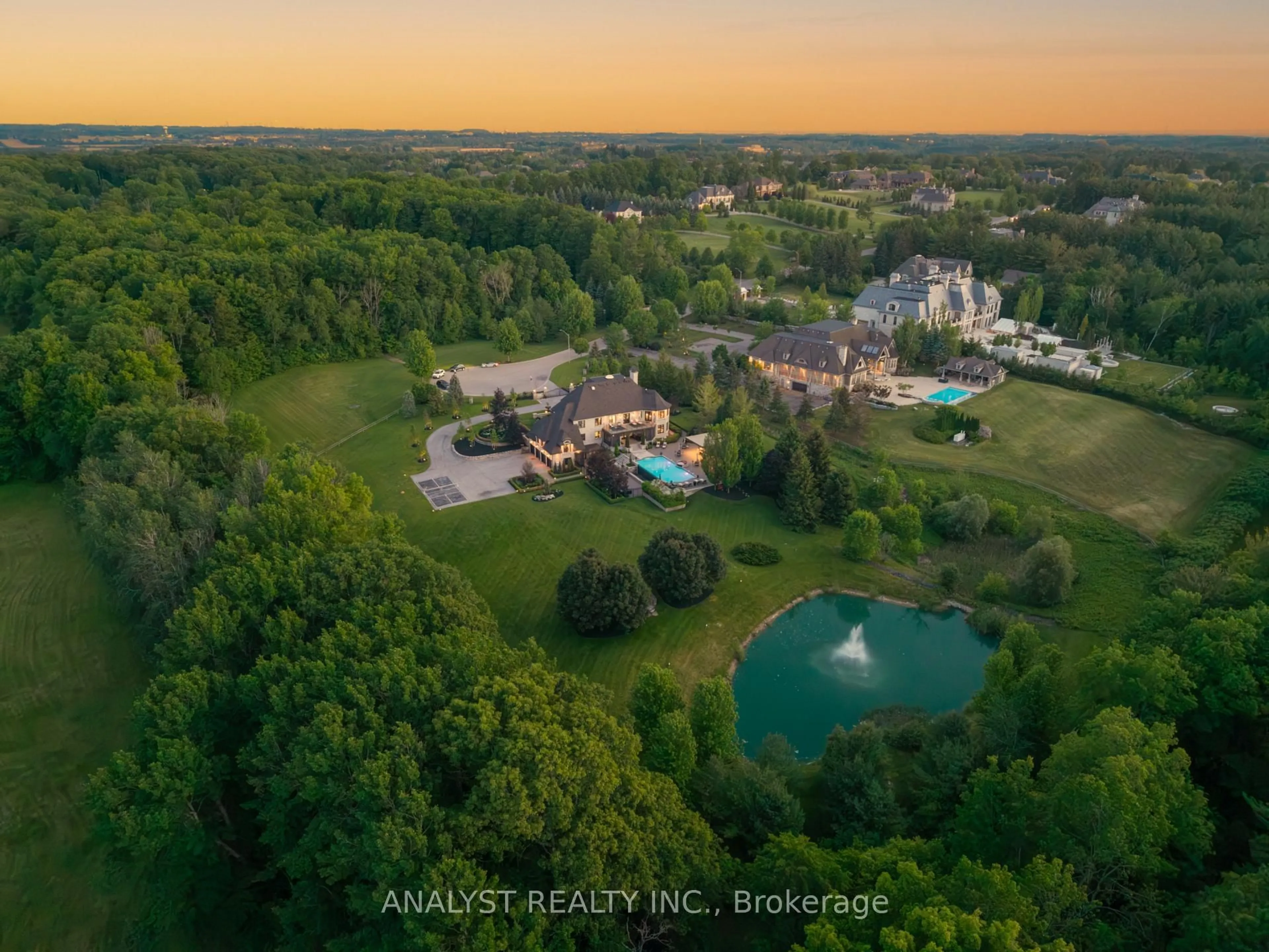 A pic from outside/outdoor area/front of a property/back of a property/a pic from drone, water/lake/river/ocean view for 76 Scotch Valley Dr, King Ontario L7B 1L9