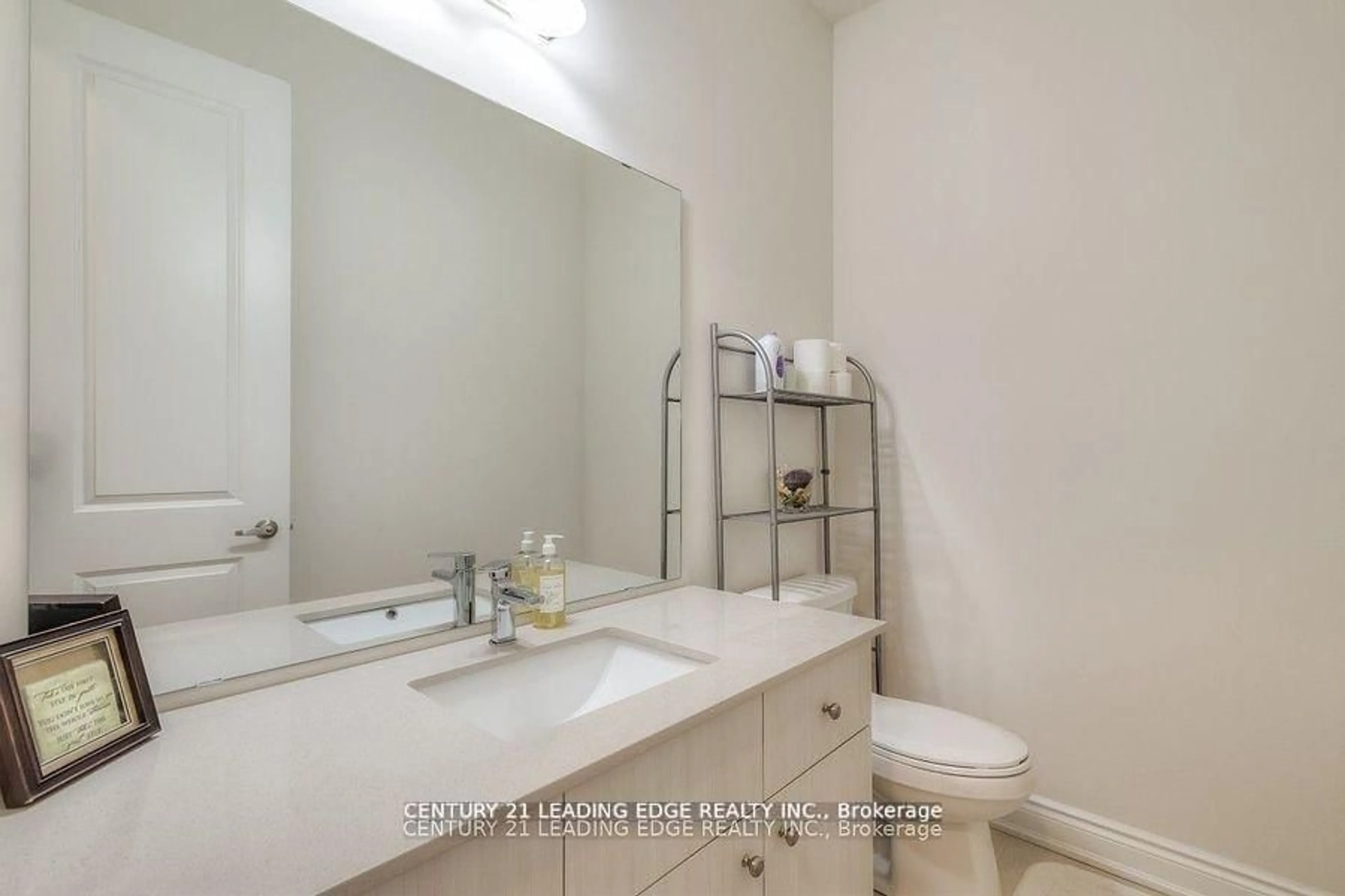 Standard bathroom, ceramic/tile floor for 77 Terravista Cres, Vaughan Ontario L4H 5K3