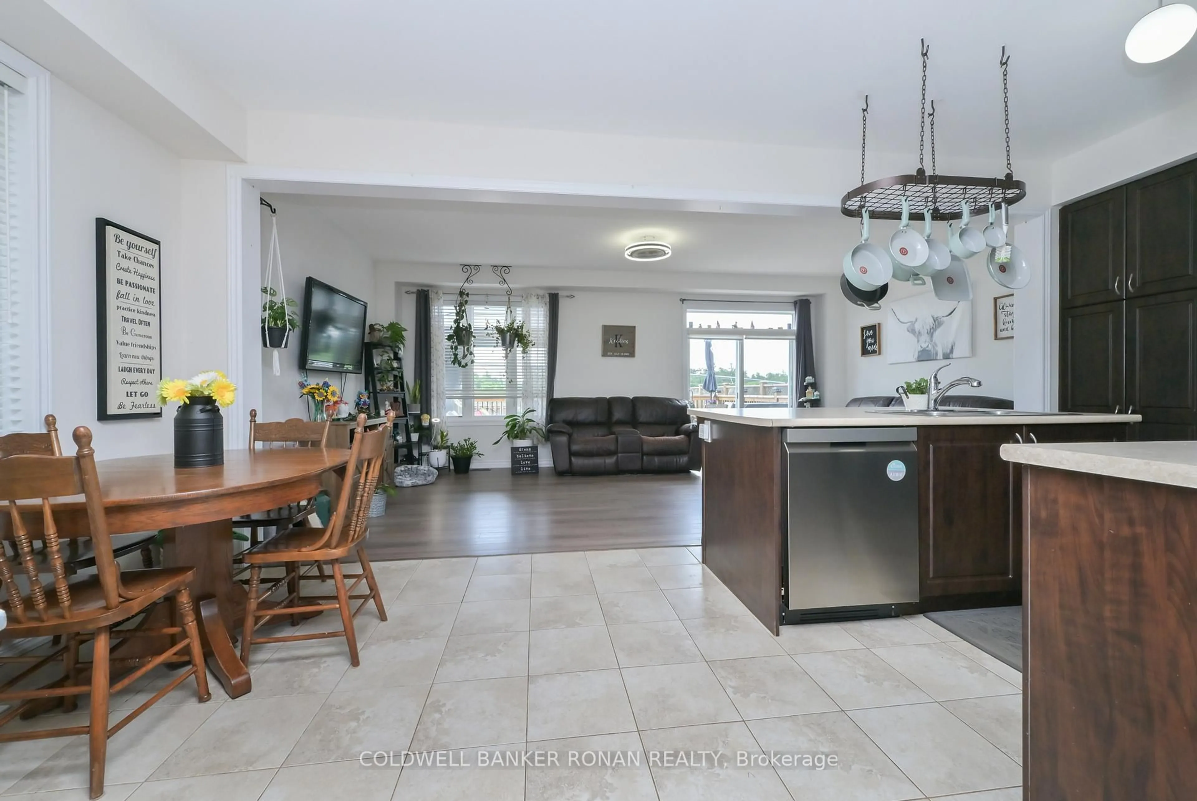Open concept kitchen, ceramic/tile floor for 73 Wagner Cres, Essa Ontario L0M 1B6