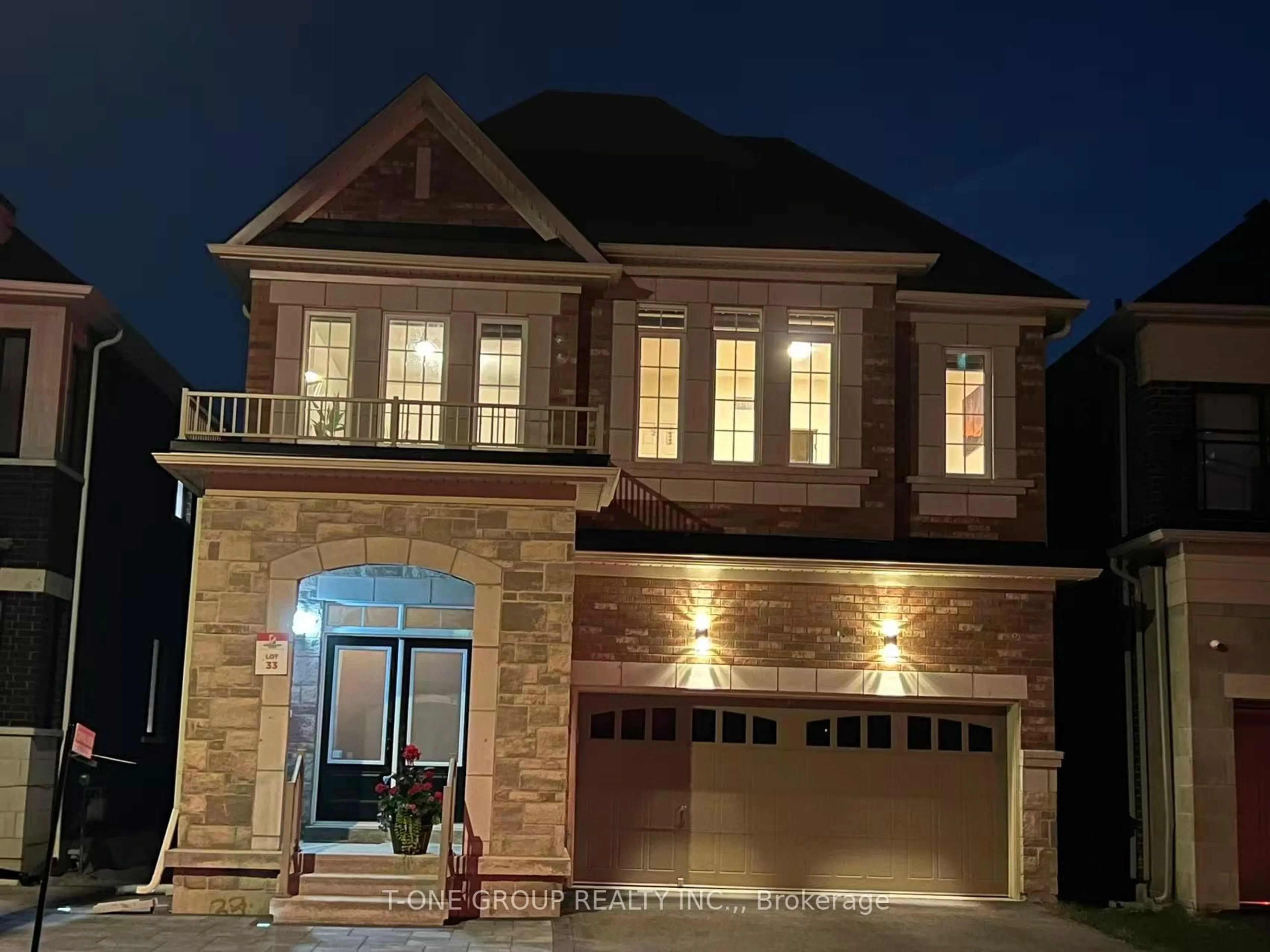 Home with brick exterior material, street for 162 Hartney Dr, Richmond Hill Ontario L4S 0L1