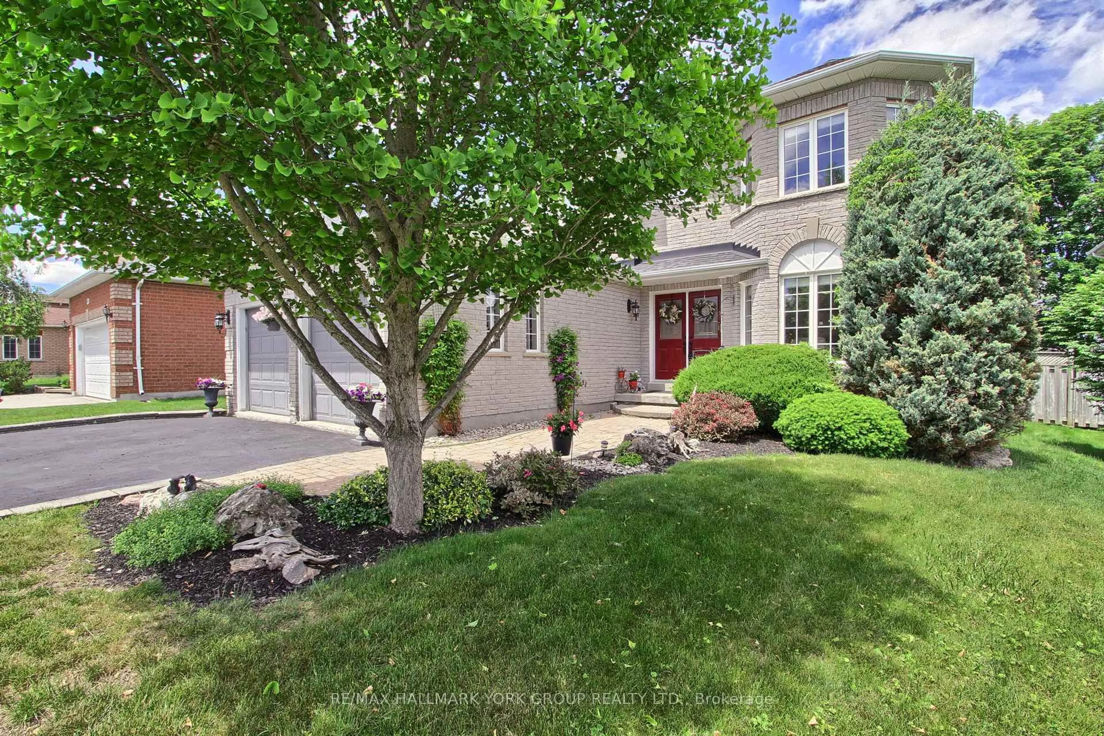 Unknown for 571 Goodyear Cres, Newmarket Ontario L3Y 8L2