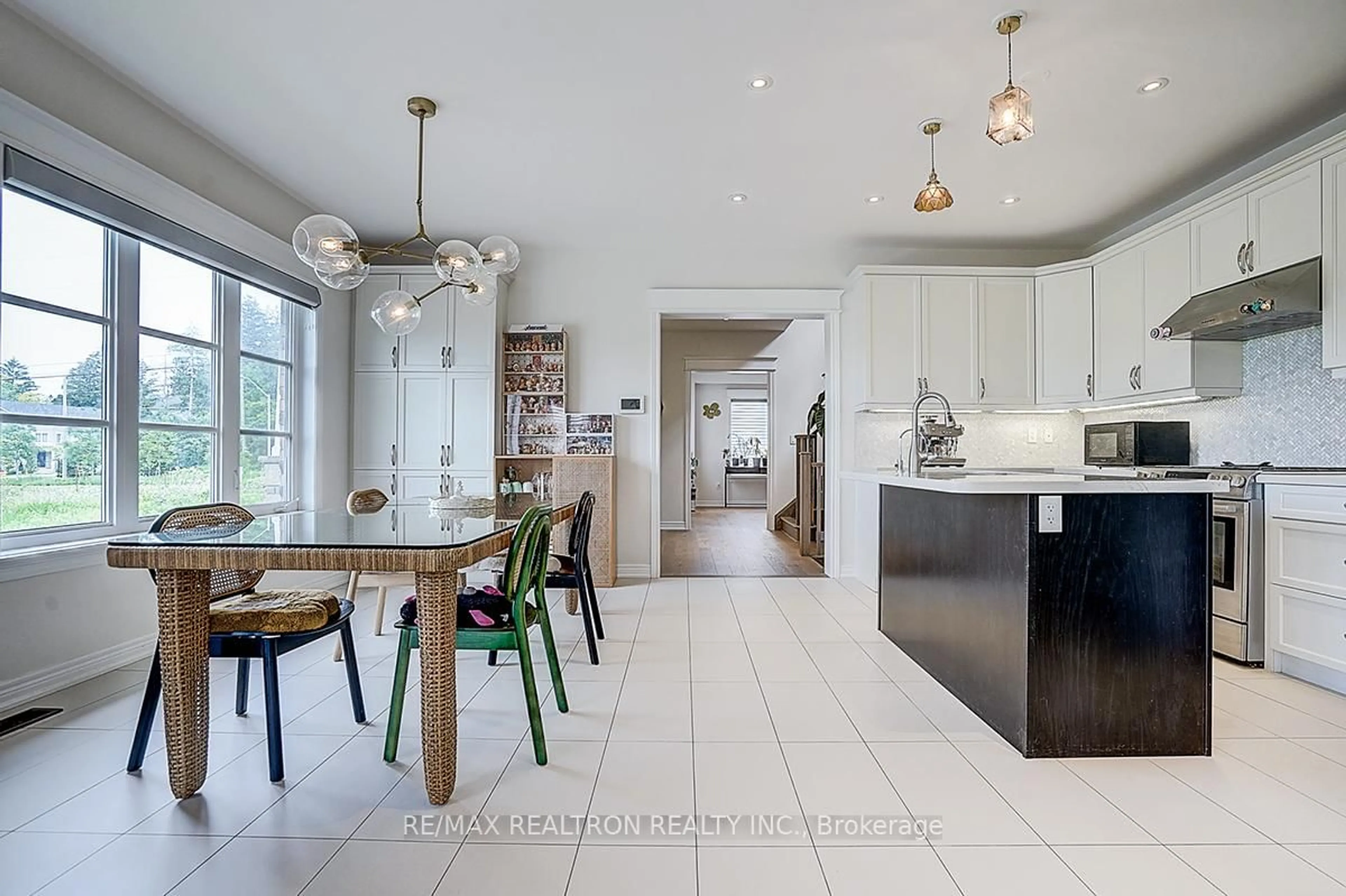 Contemporary kitchen, ceramic/tile floor for 35 Calamint Lane, Richmond Hill Ontario L4E 1C3