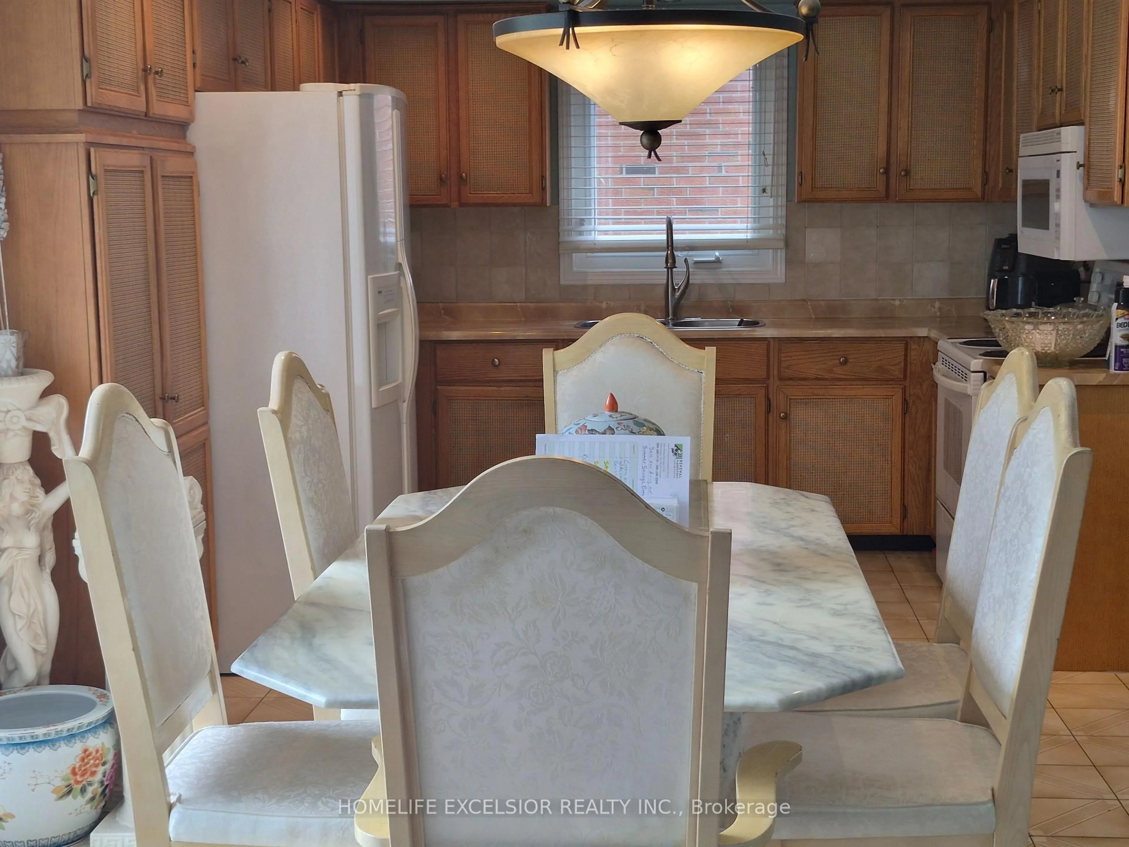 Open concept kitchen, ceramic/tile floor for 190 Raymerville Dr, Markham Ontario L3P 6S8