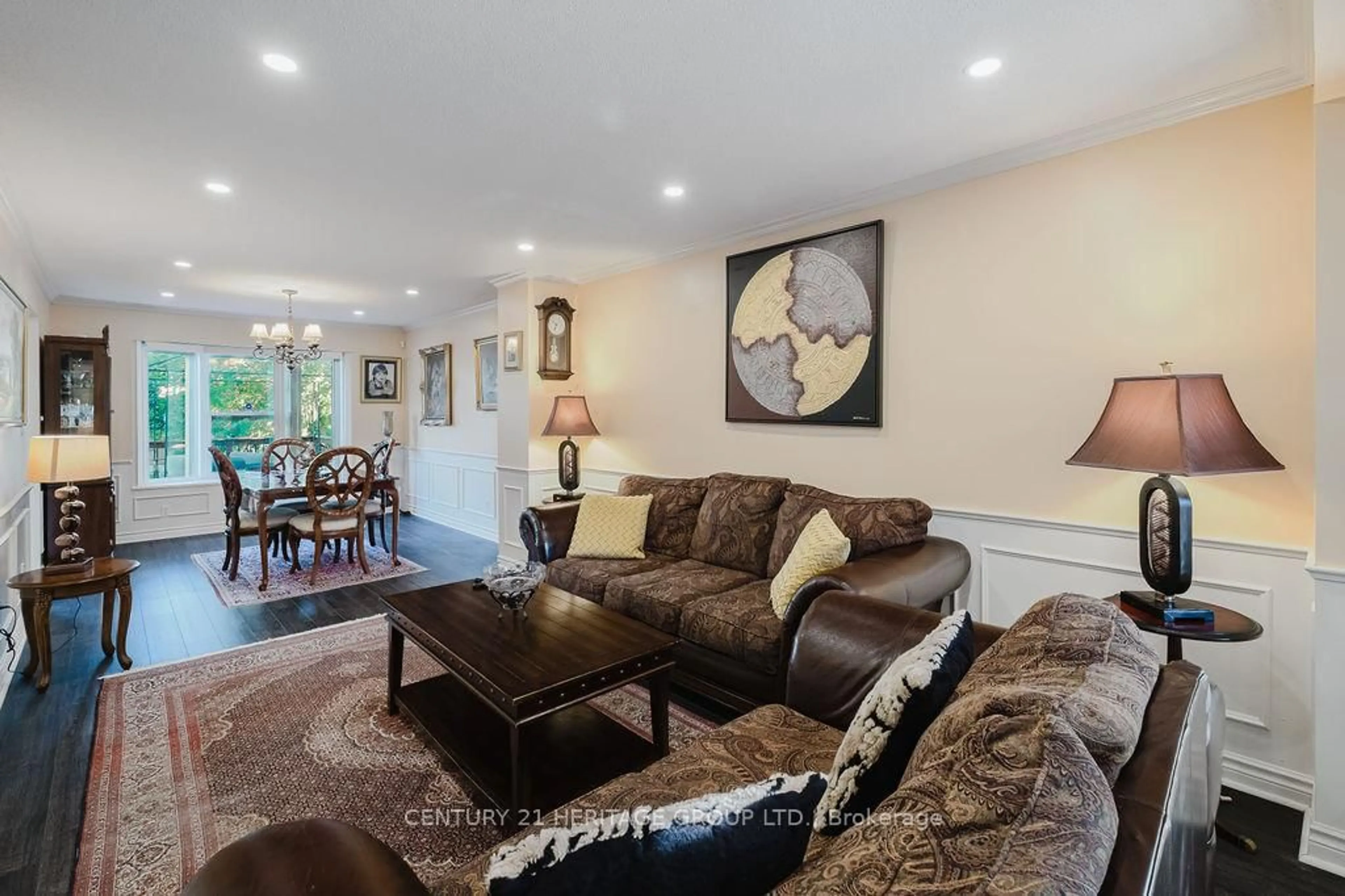 Living room with furniture, unknown for 49 Gray Cres, Richmond Hill Ontario L4C 5V4