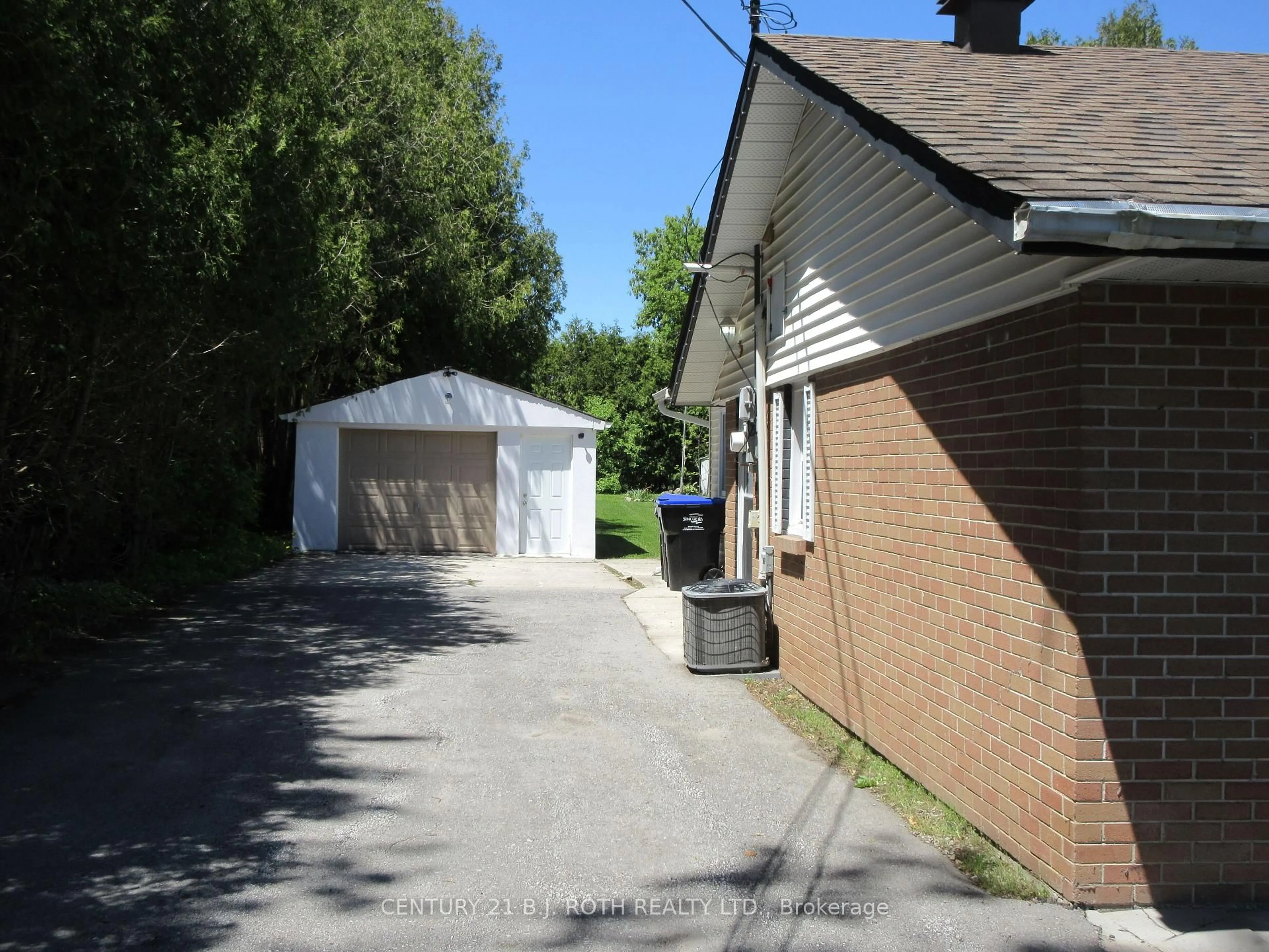 Unknown for 31 River Dr, Essa Ontario L3W 0G8