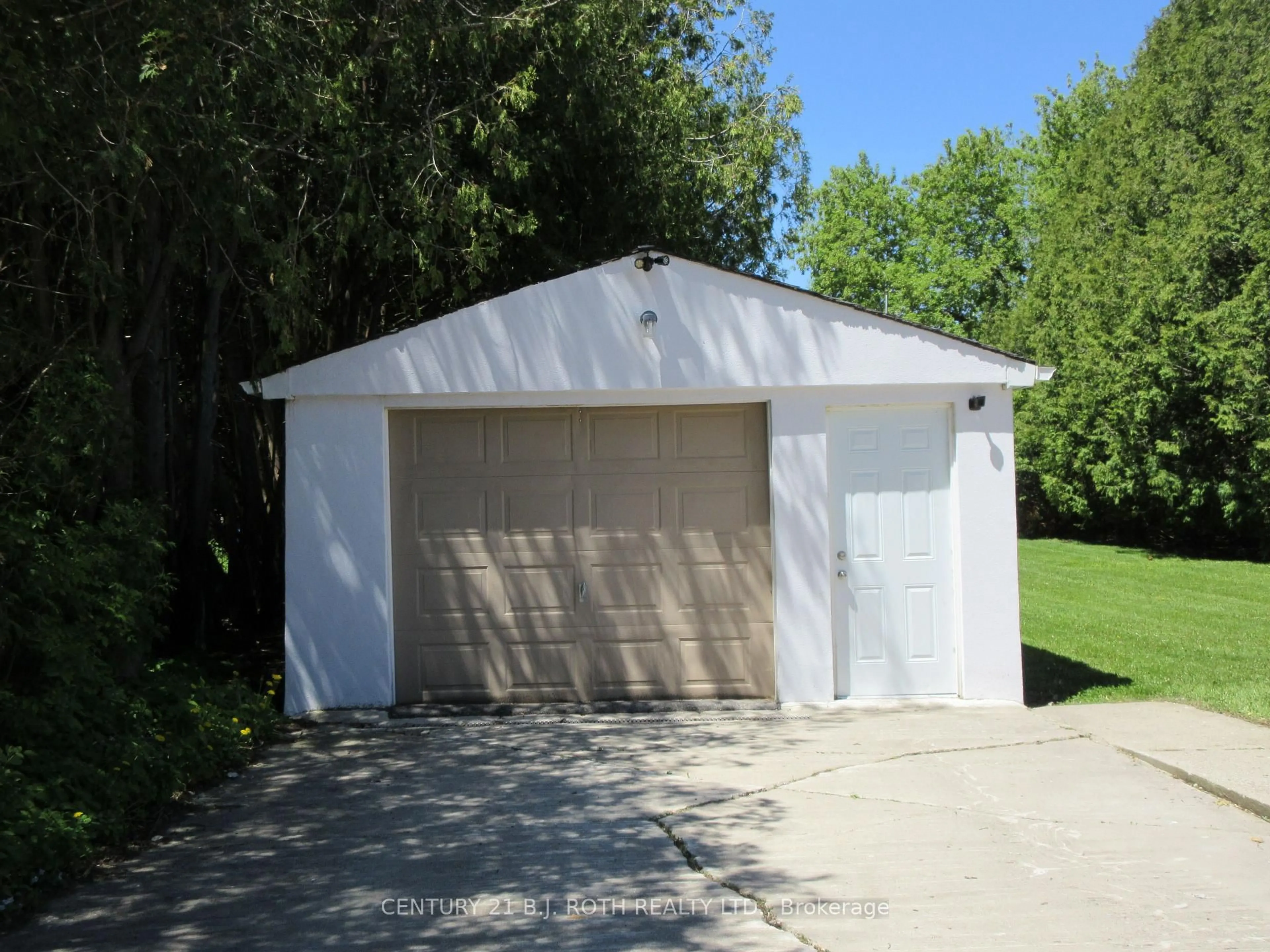 Shed for 31 River Dr, Essa Ontario L3W 0G8
