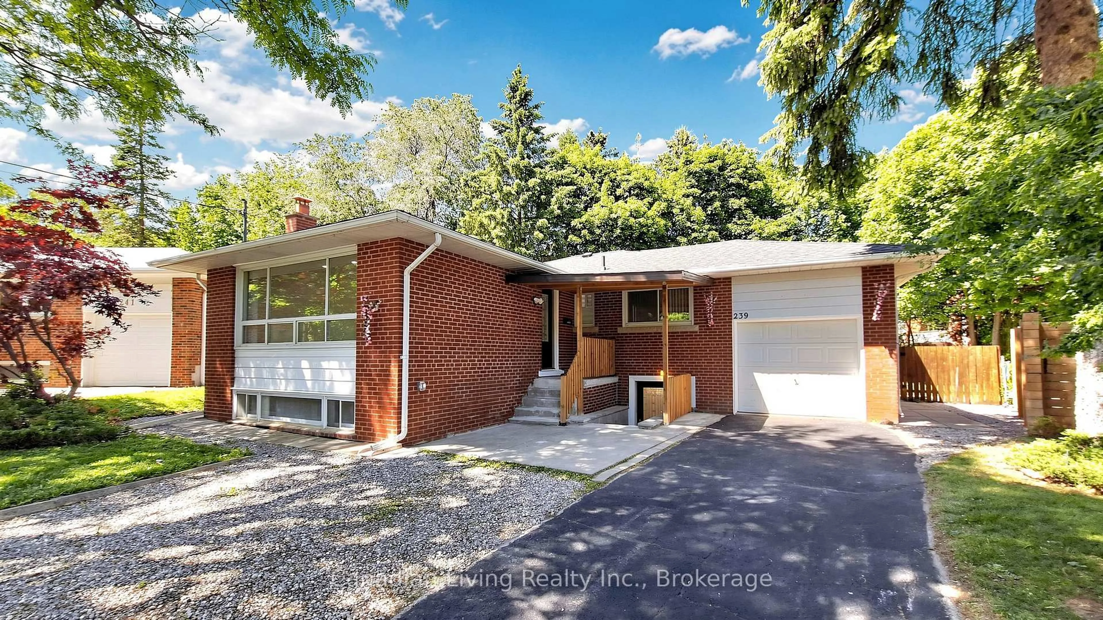 Home with brick exterior material, street for 239 Harrygan Cres, Richmond Hill Ontario L4C 4J2