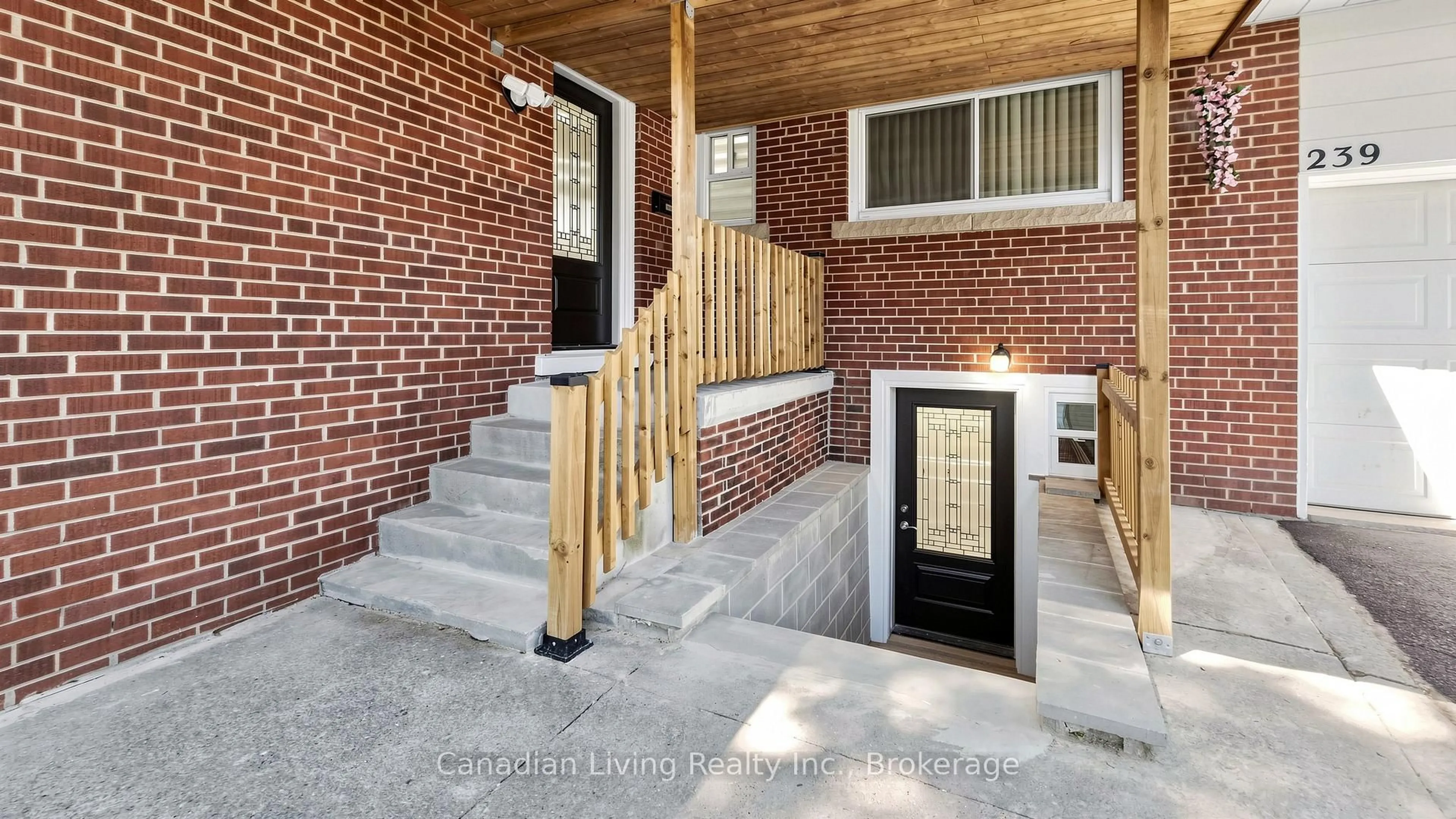Home with brick exterior material, street for 239 Harrygan Cres, Richmond Hill Ontario L4C 4J2