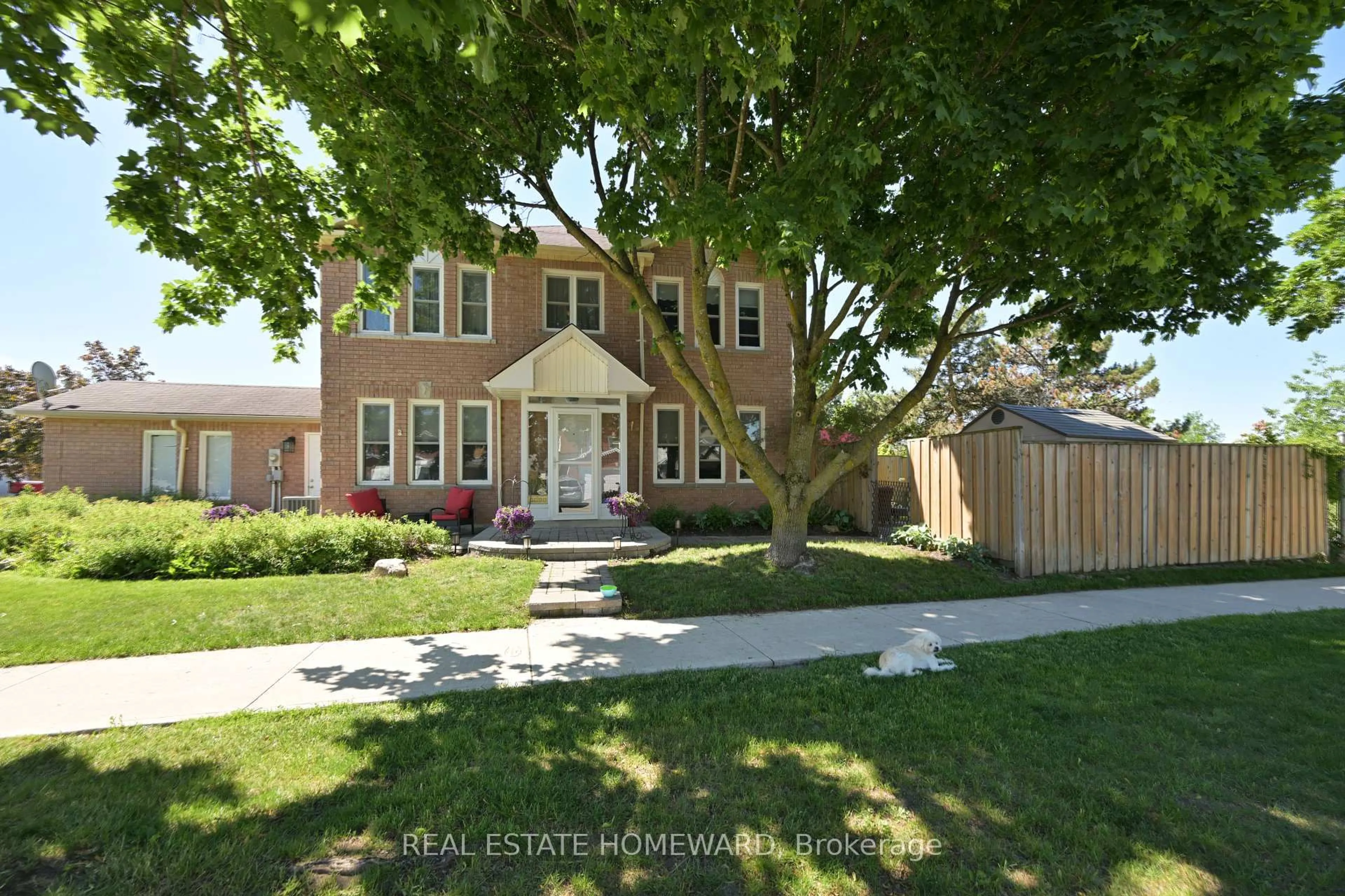 A pic from outside/outdoor area/front of a property/back of a property/a pic from drone, street for 2188 Ferguson St, Innisfil Ontario L9S 1X6