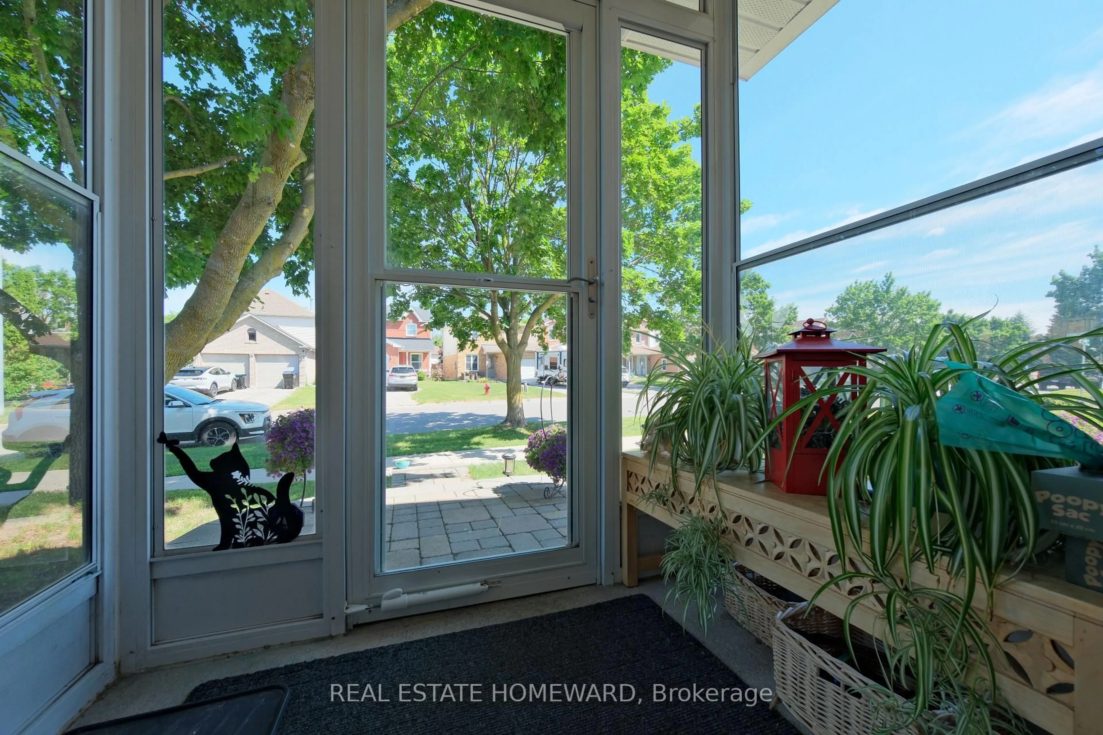 Indoor entryway for 2188 Ferguson St, Innisfil Ontario L9S 1X6