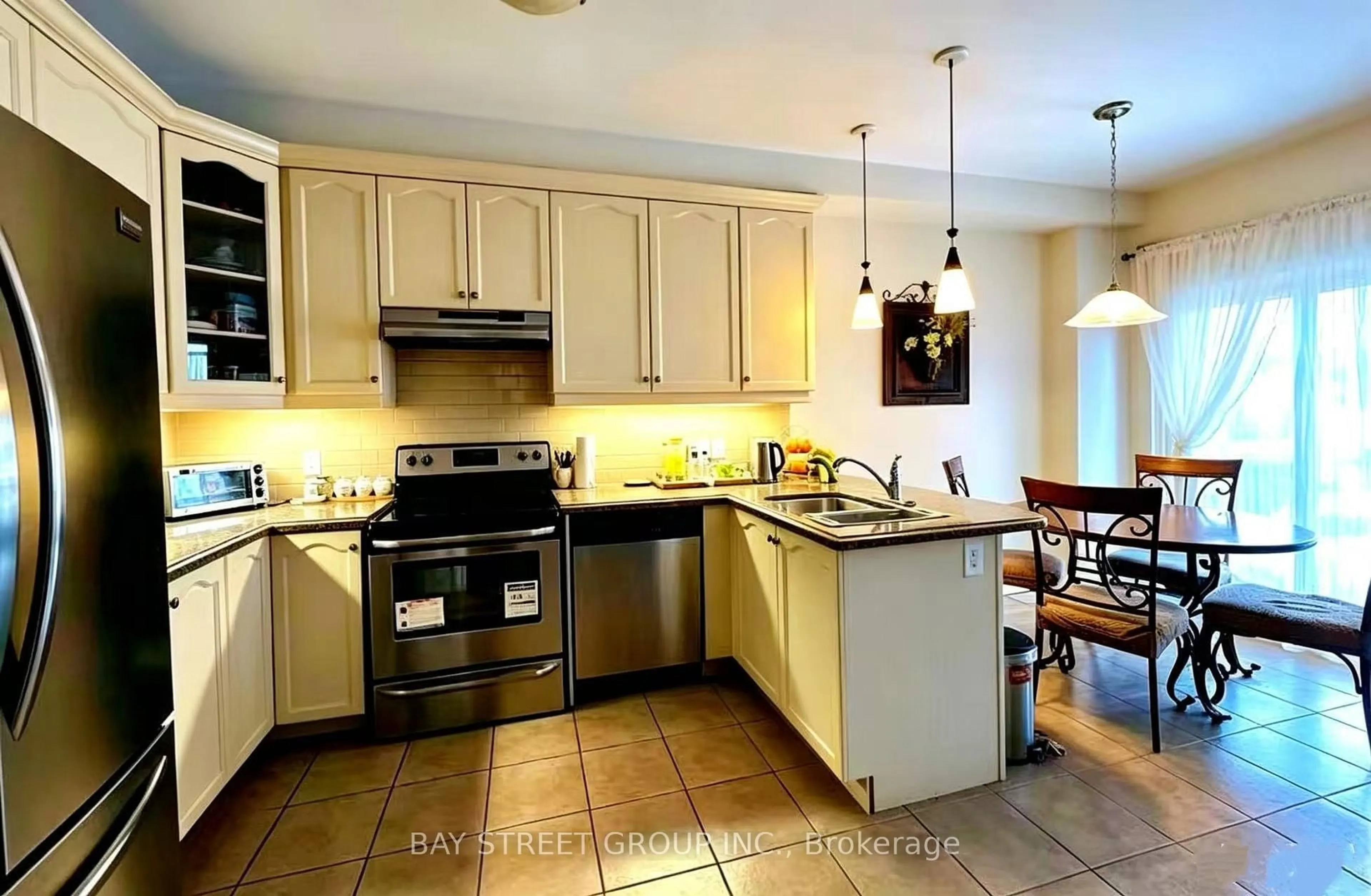 Open concept kitchen, ceramic/tile floor for 311 Oberfrick Ave, Vaughan Ontario L6A 0R5