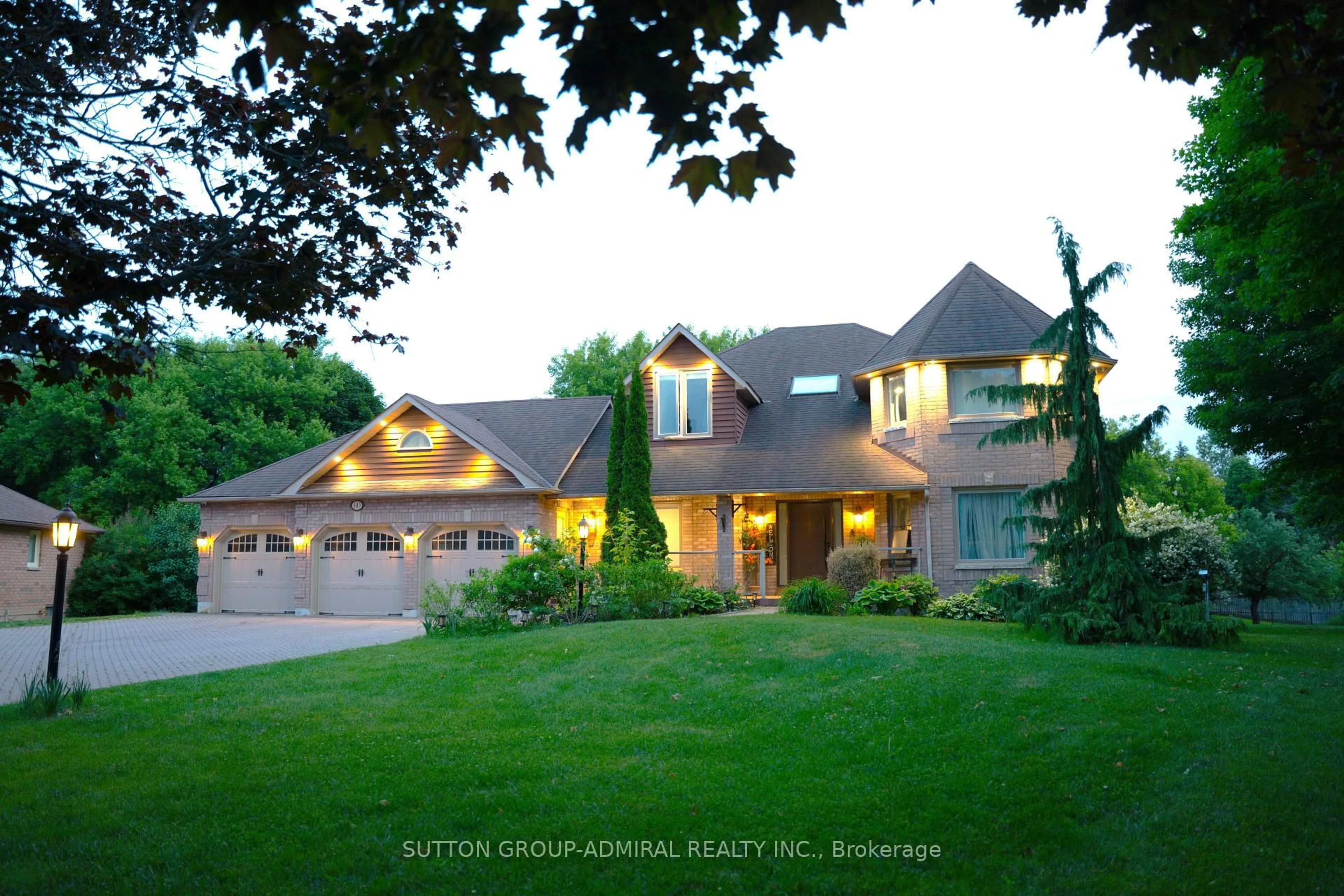 Home with brick exterior material, street for 60 Maple Way, East Gwillimbury Ontario L0G 1V0