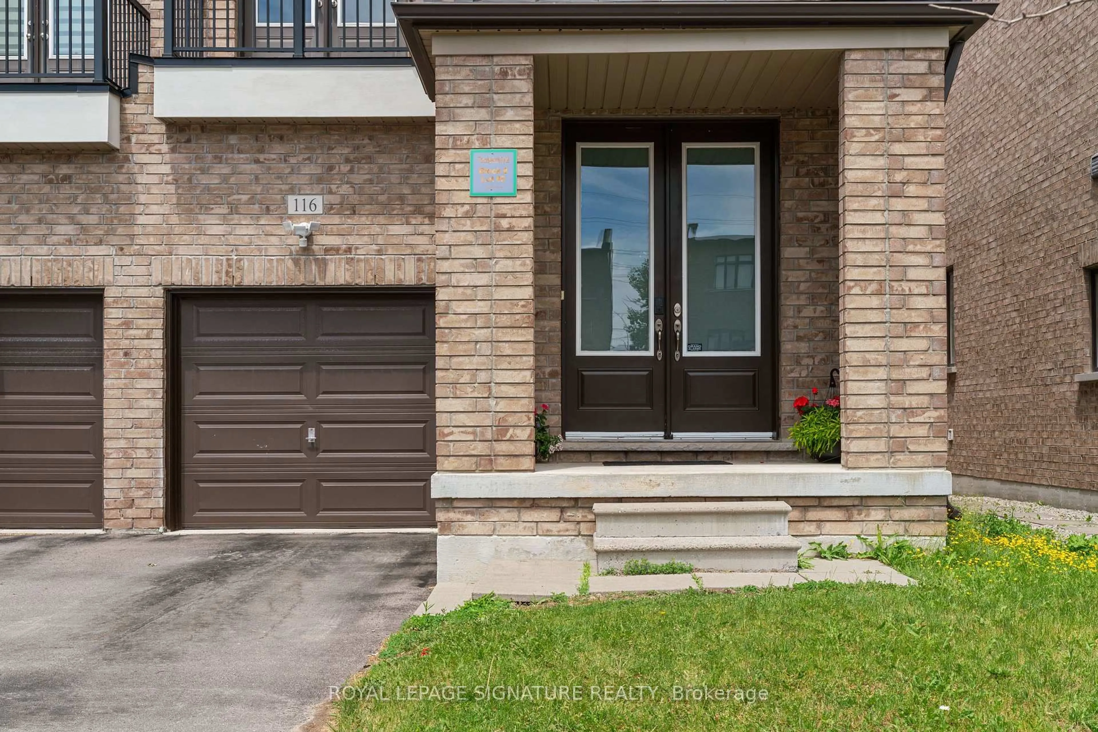 Home with brick exterior material, street for 116 Elyse Crt, Aurora Ontario L4G 2C9