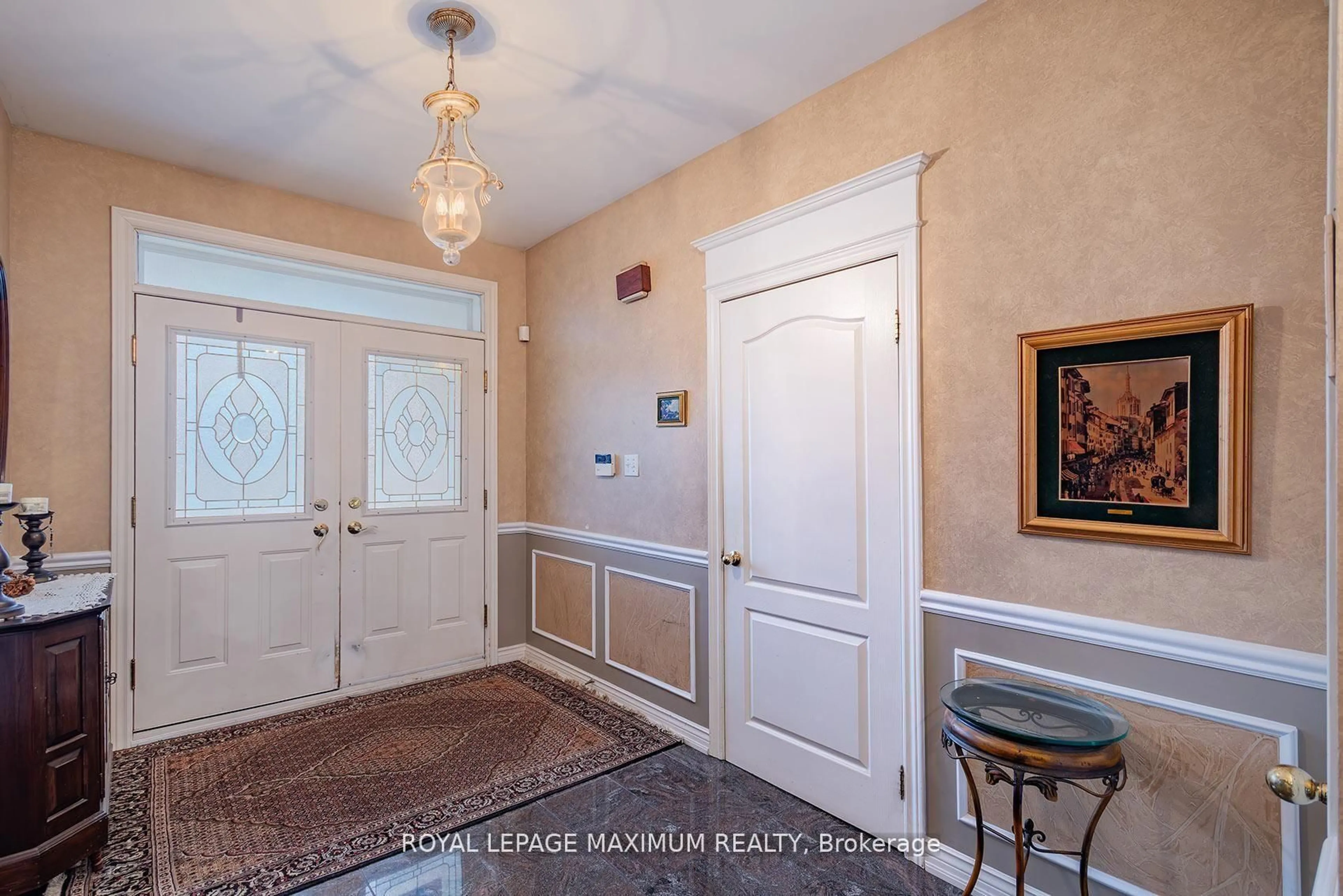Indoor entryway for 14 Mustang Rd, Vaughan Ontario L6A 1X4