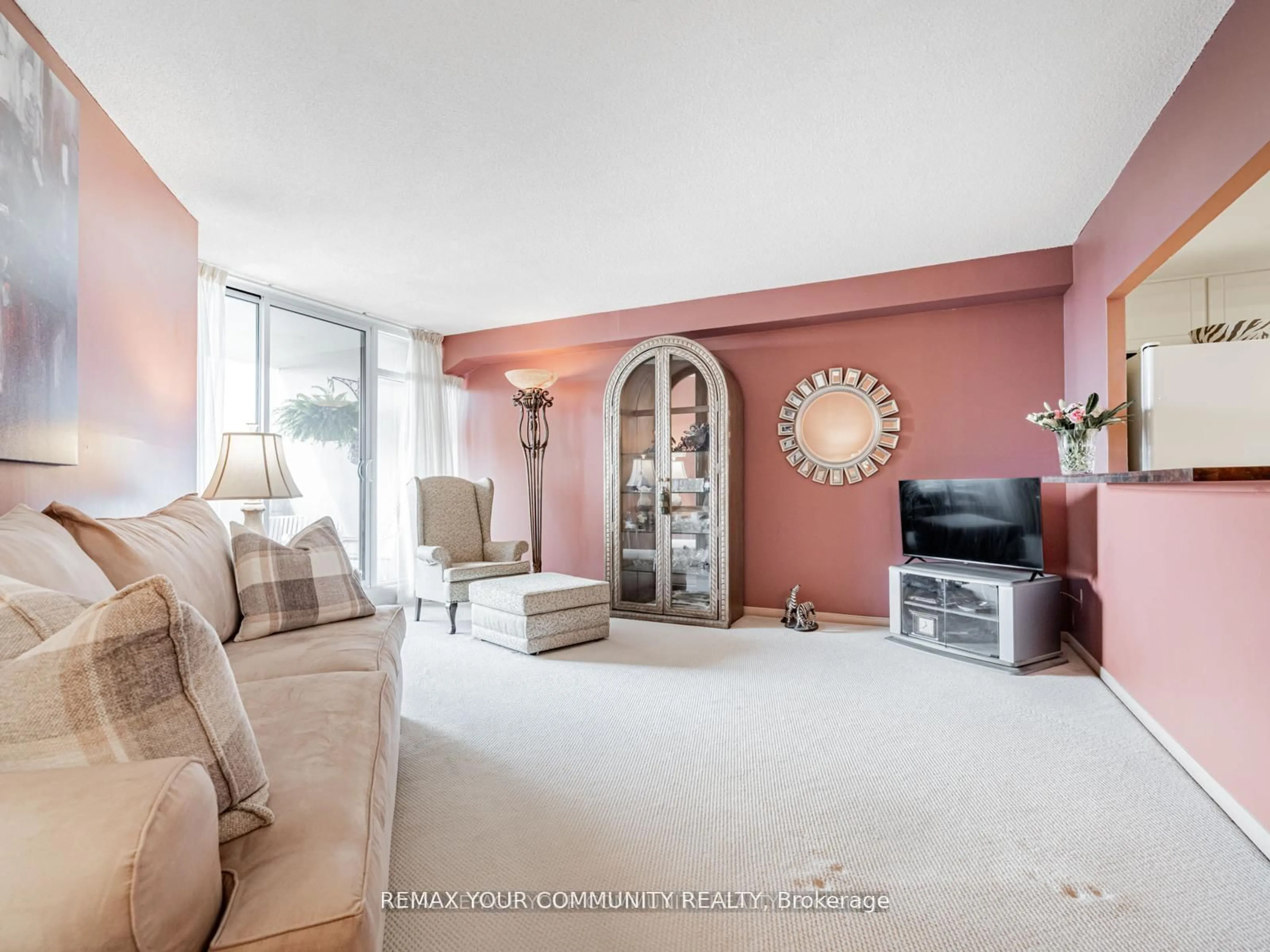 Living room with furniture, unknown for 7811 Yonge St #508, Markham Ontario L3T 4S3