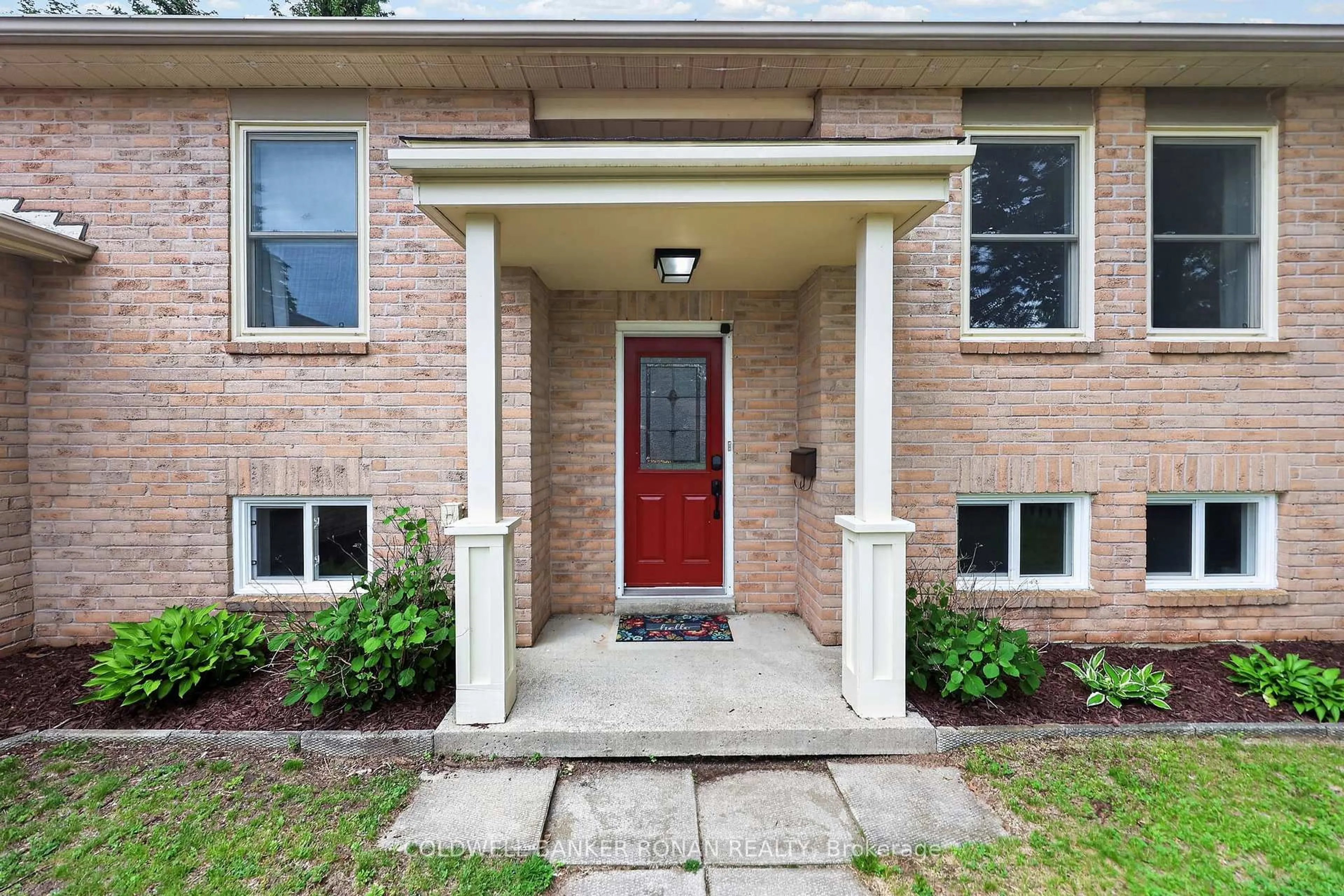 Home with brick exterior material, street for 36 McCarthy Cres, Essa Ontario L3W 0J6