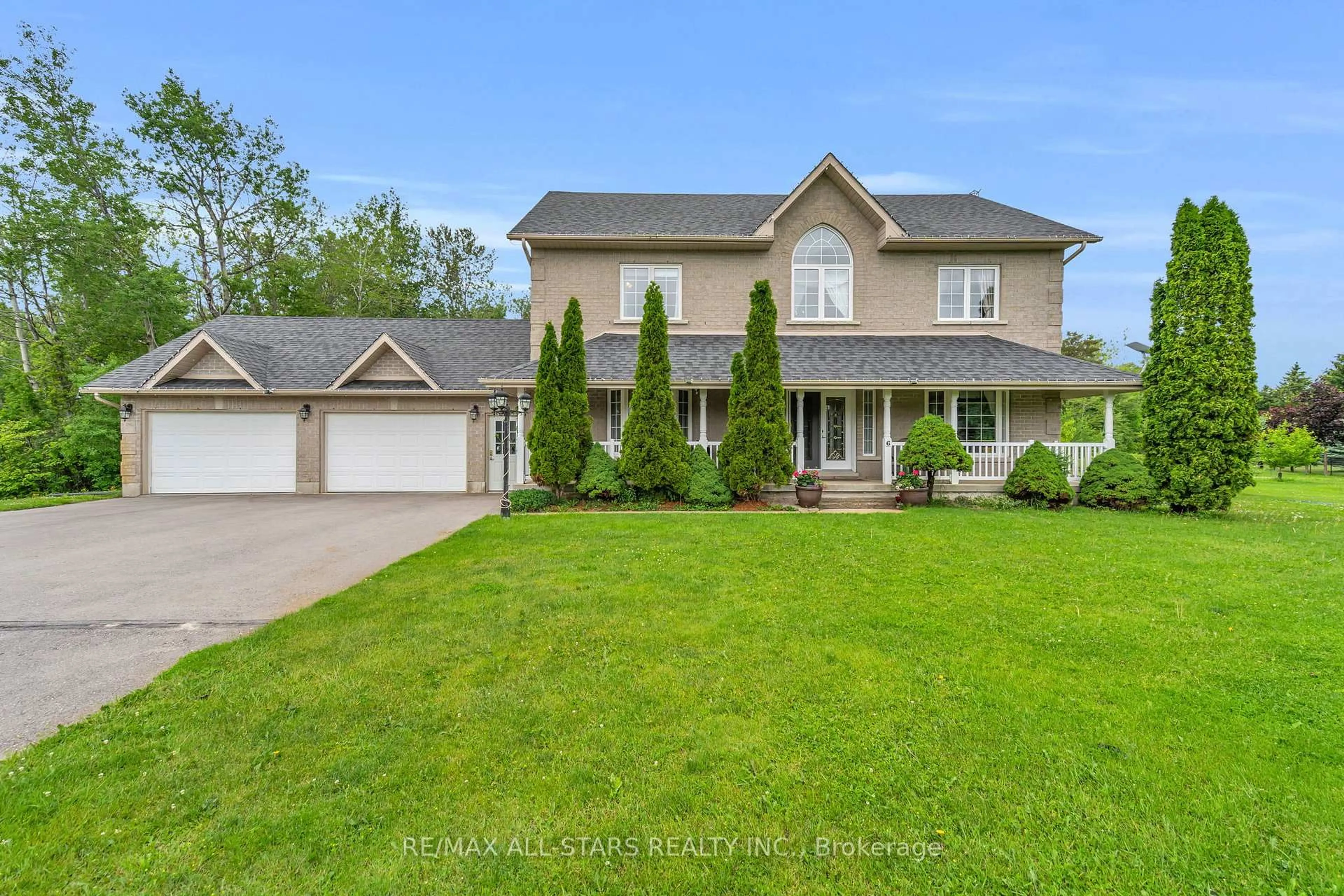 A pic from outside/outdoor area/front of a property/back of a property/a pic from drone, street for 6 Audubon Way, Georgina Ontario L0E 1A0