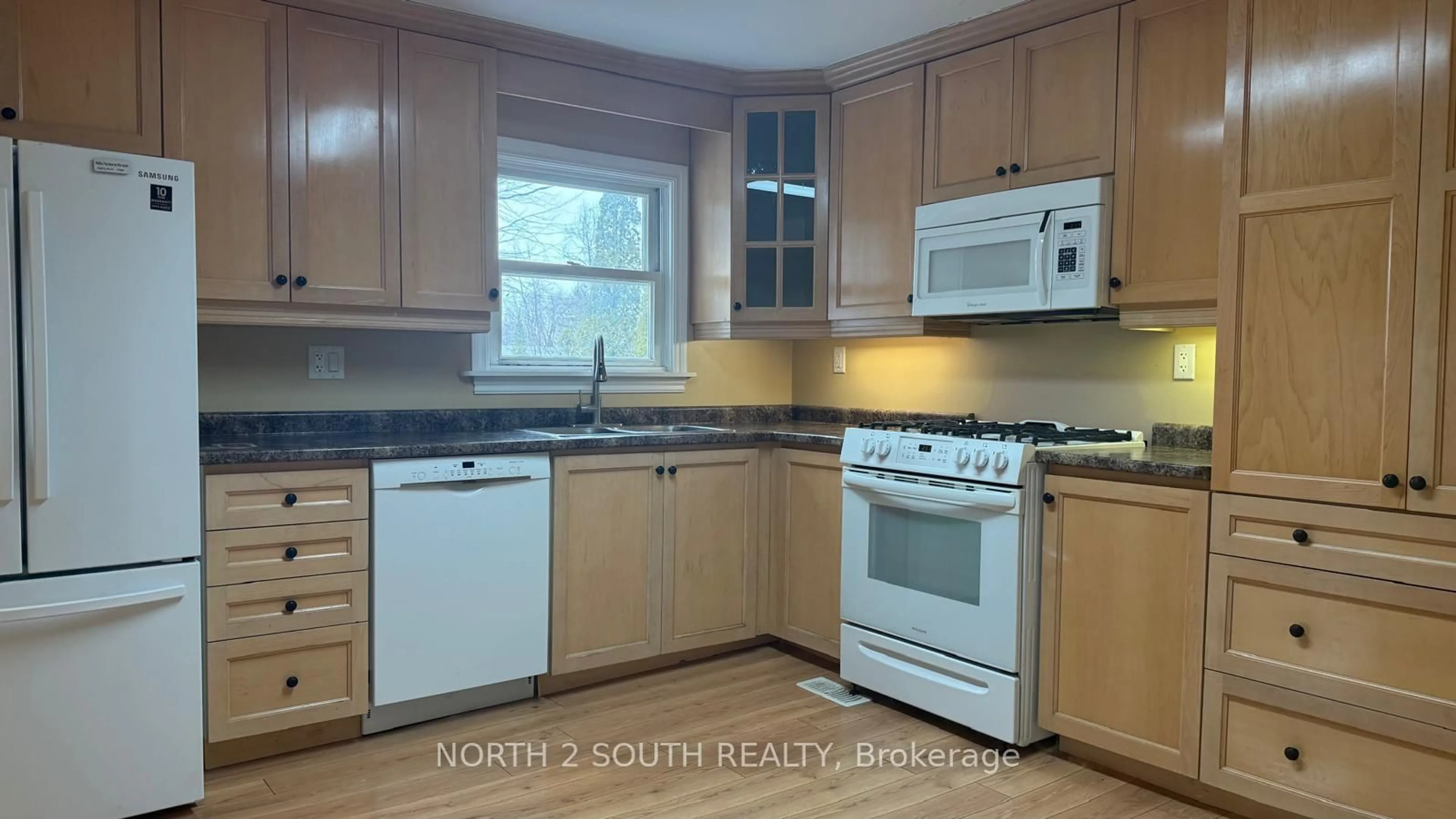 Standard kitchen, wood/laminate floor for 1125 Shore Acres Dr, Innisfil Ontario L0L 1R0