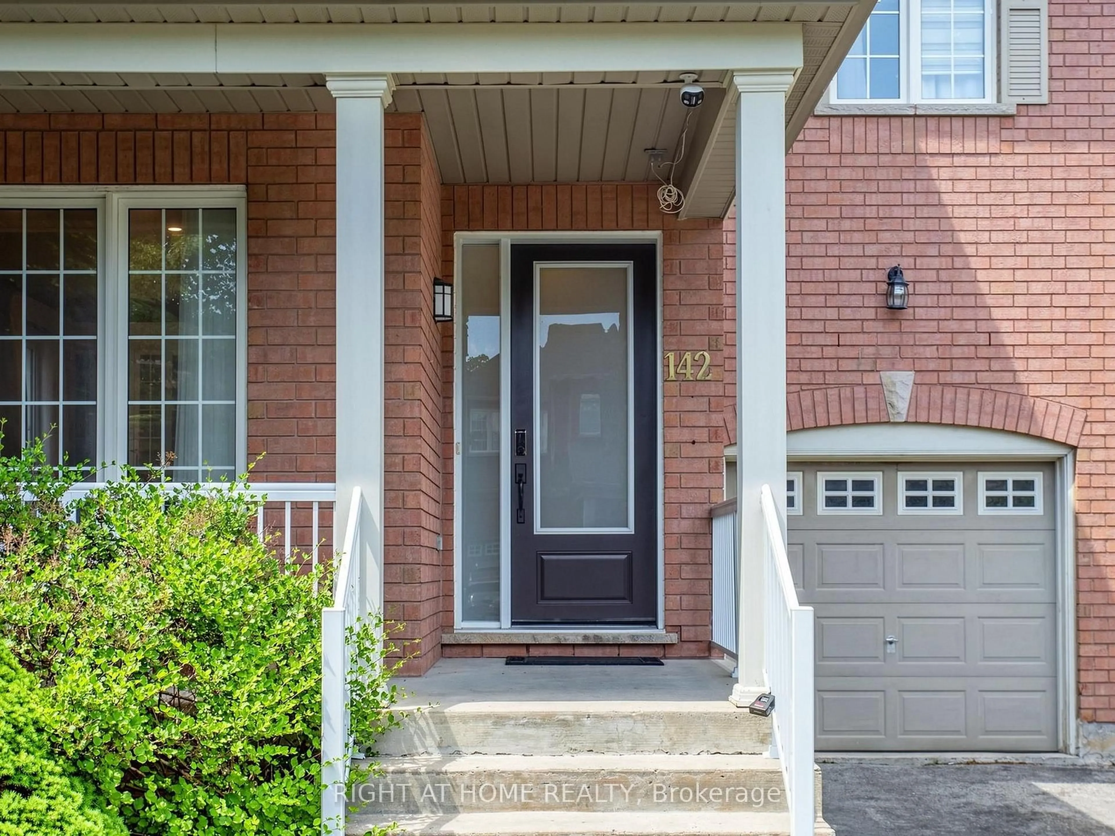 Unknown for 142 Alfred Smith Way, Newmarket Ontario L3X 3B9