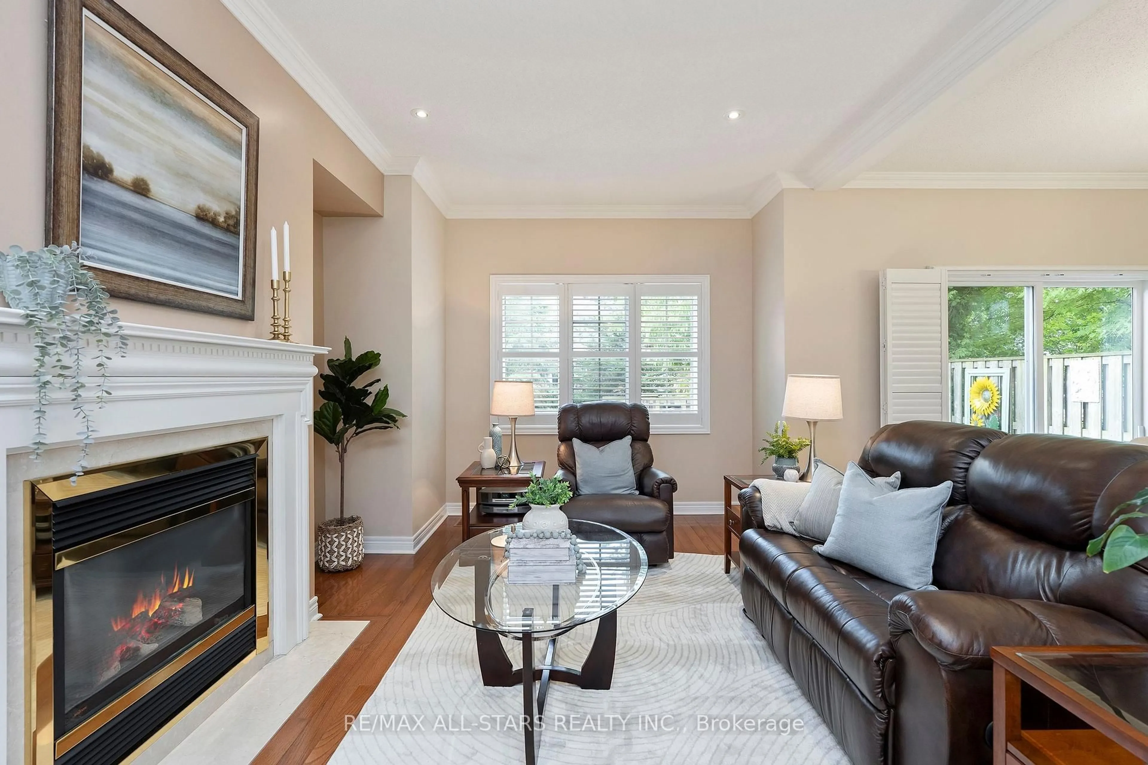 Living room with furniture, unknown for 27 Wave Hill Way, Markham Ontario L6E 2A2