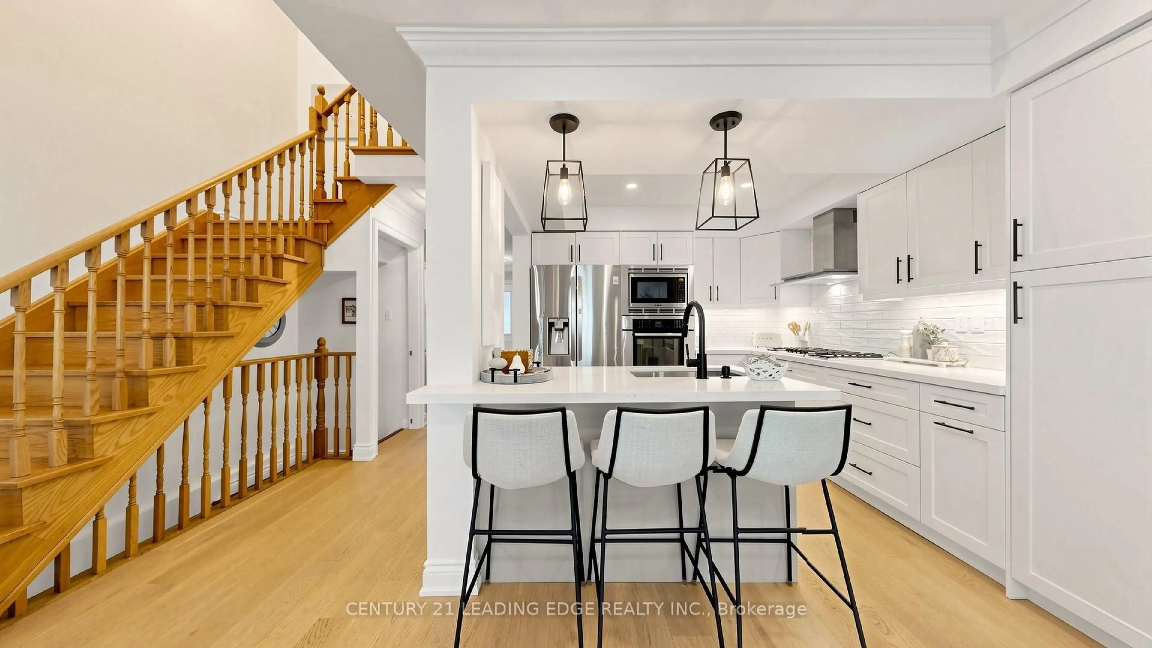 Open concept kitchen, ceramic/tile floor for 205 Park Dr, Whitchurch-Stouffville Ontario L4A 1J8