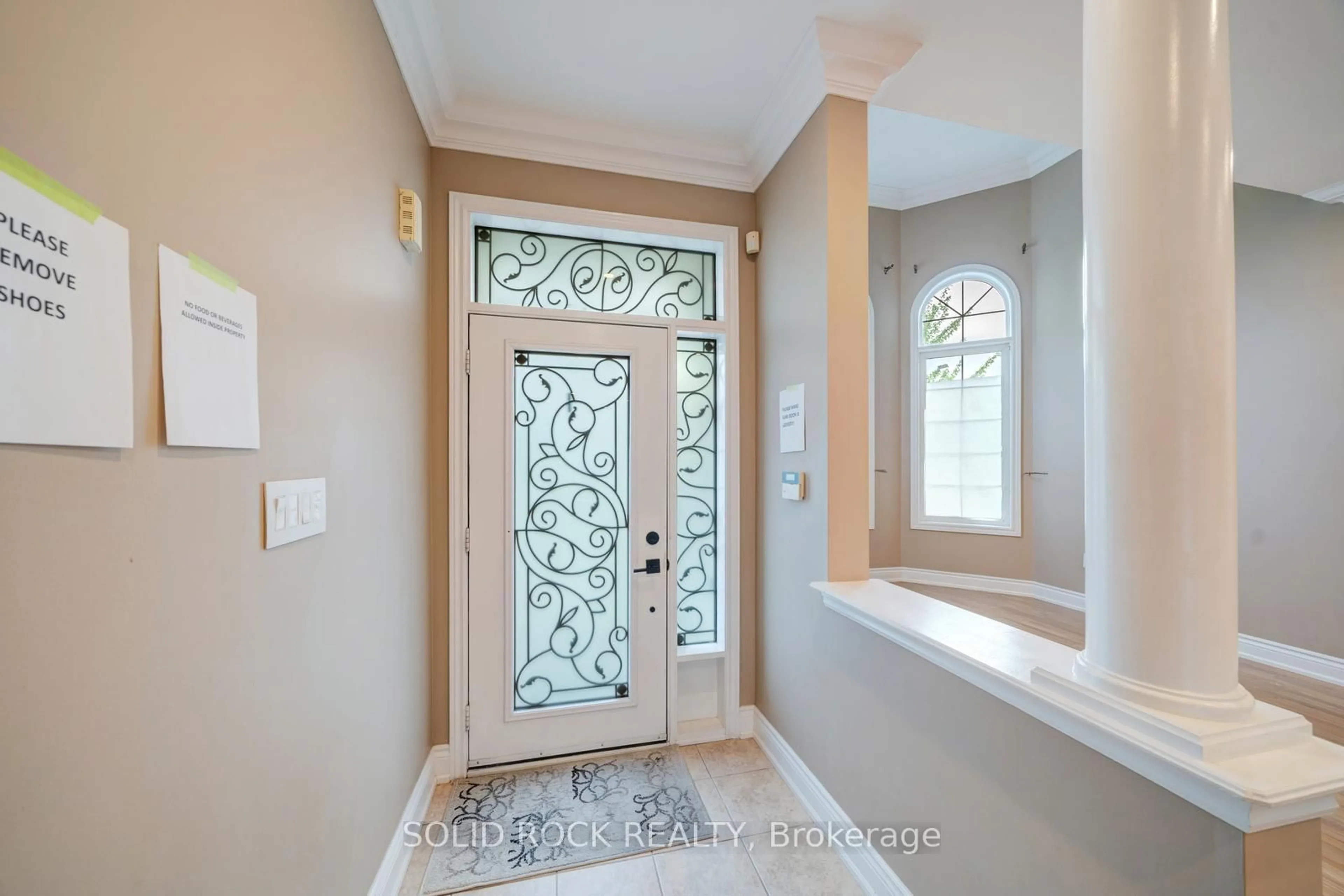 Indoor entryway for 32 Albert Roffey Cres, Markham Ontario L6B 0H1