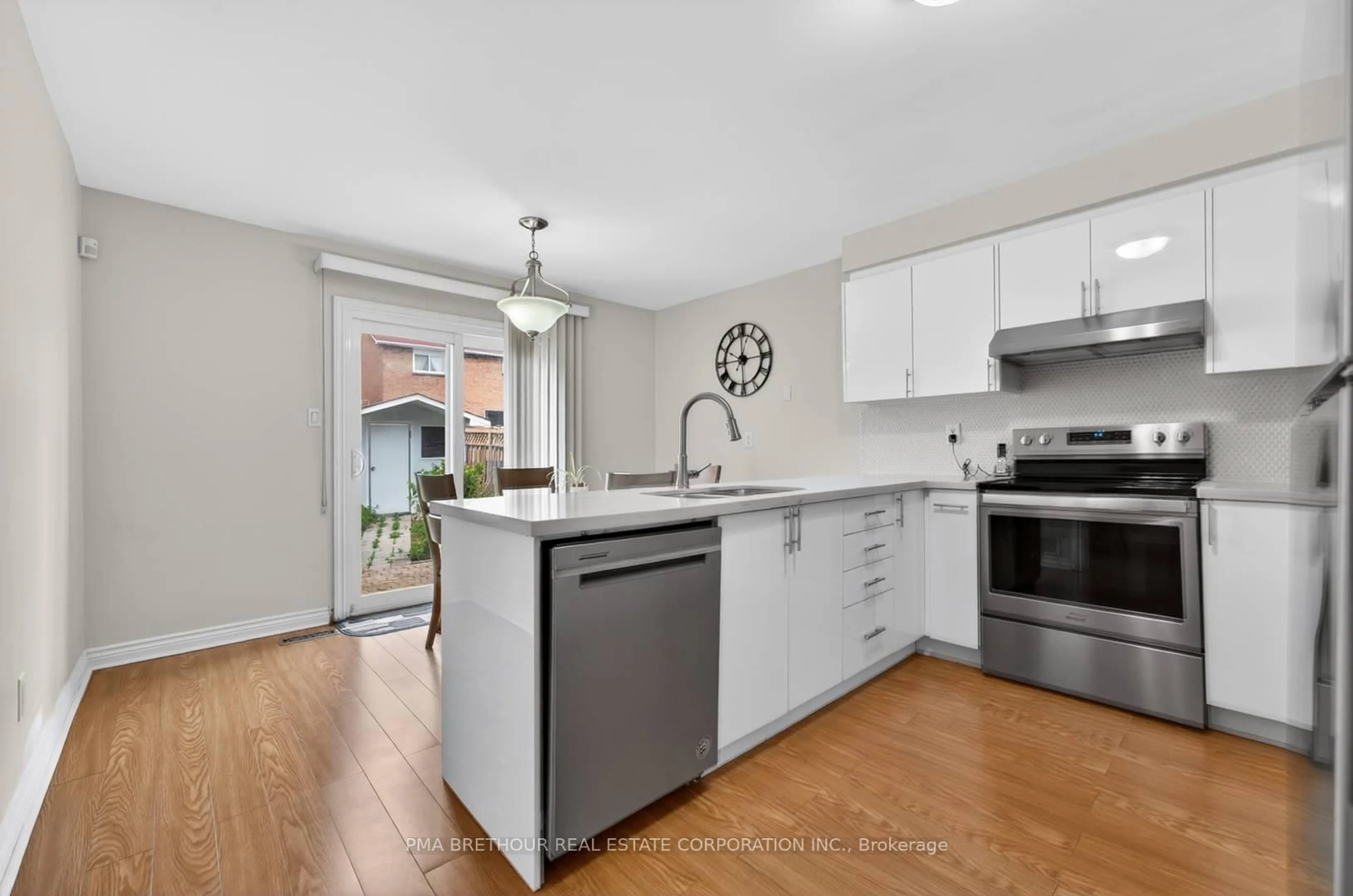 Open concept kitchen, unknown for 50 Patna Cres, Vaughan Ontario L6A 1N6