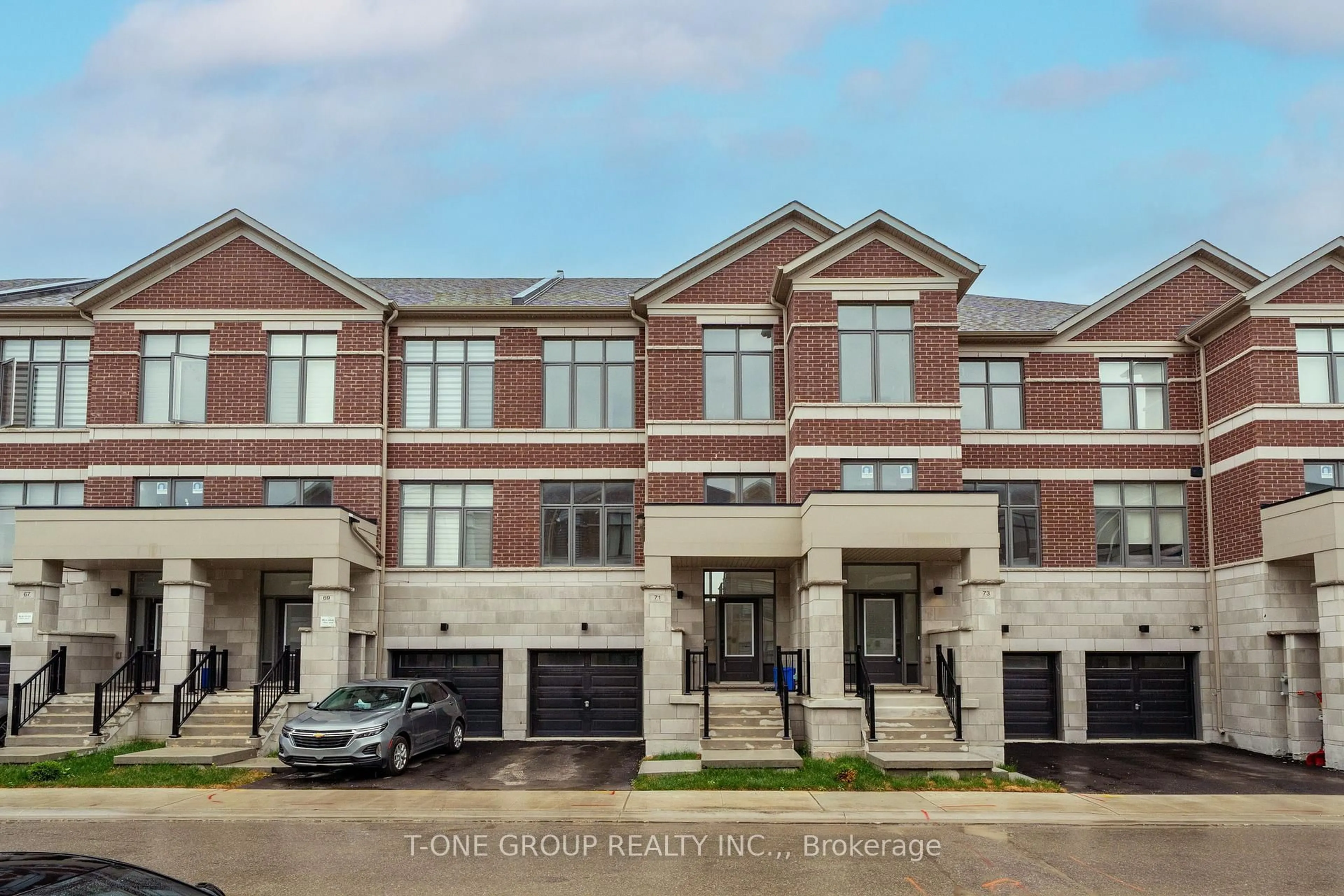 Home with brick exterior material, street for 71 Millman Lane, Richmond Hill Ontario L4S 0P8