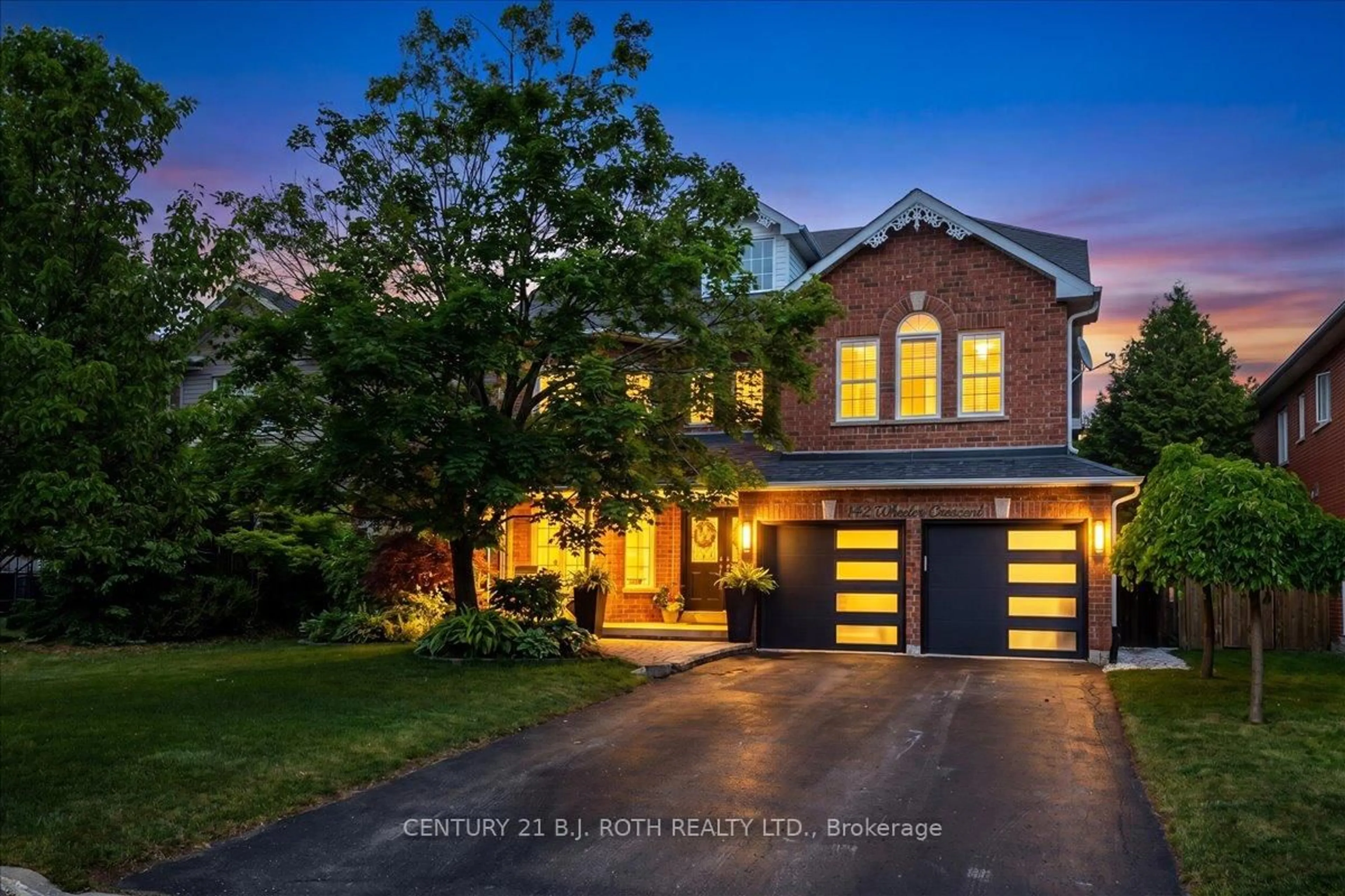 Home with brick exterior material, street for 142 Wheeler Cres, Whitchurch-Stouffville Ontario L4A 1K2