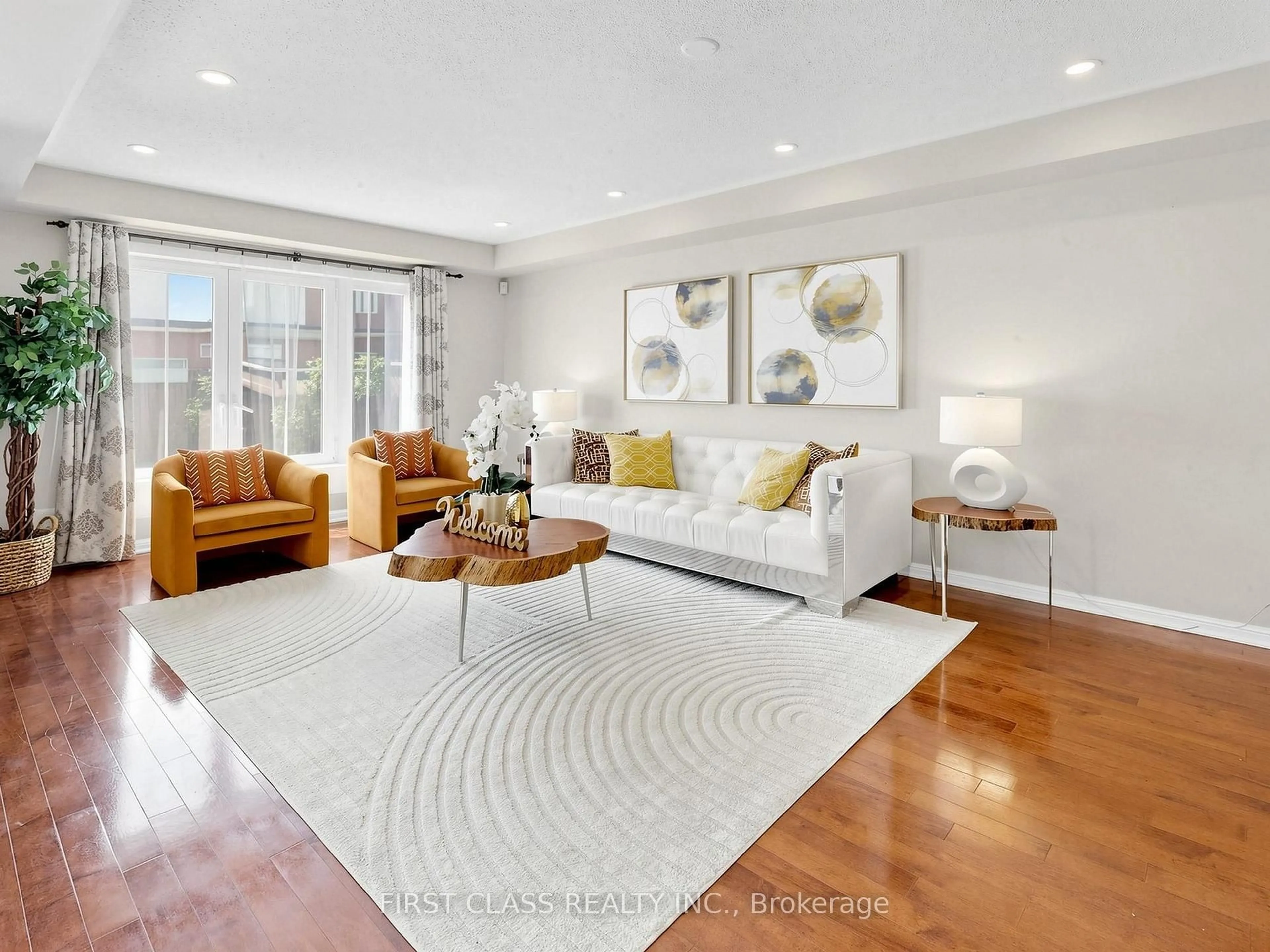 Living room with furniture, unknown for 47 Greenhouse Lane, Whitchurch-Stouffville Ontario L4A 0R1