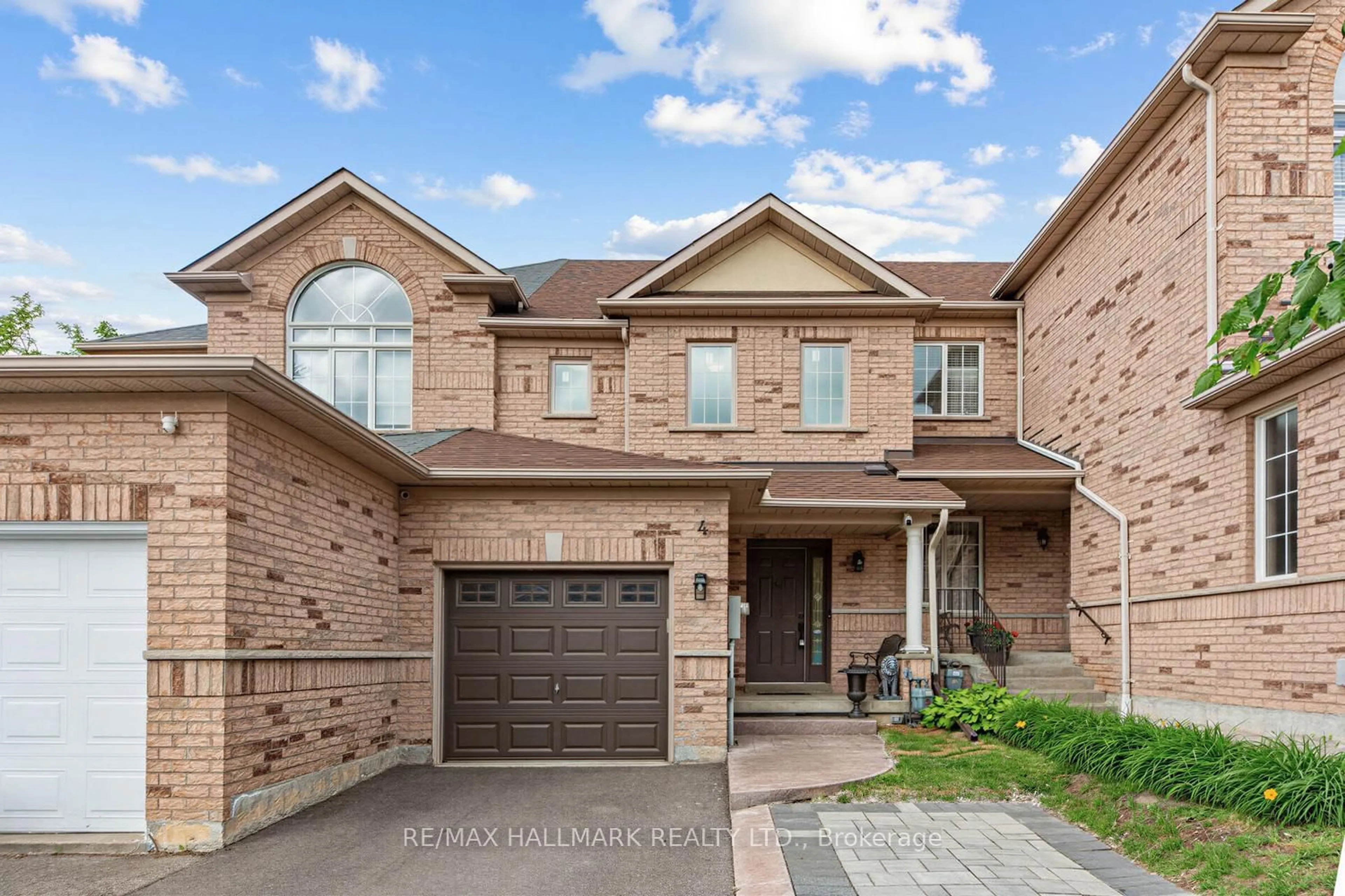 Home with brick exterior material, street for 4 Debonair St, Richmond Hill Ontario L4C 0R2