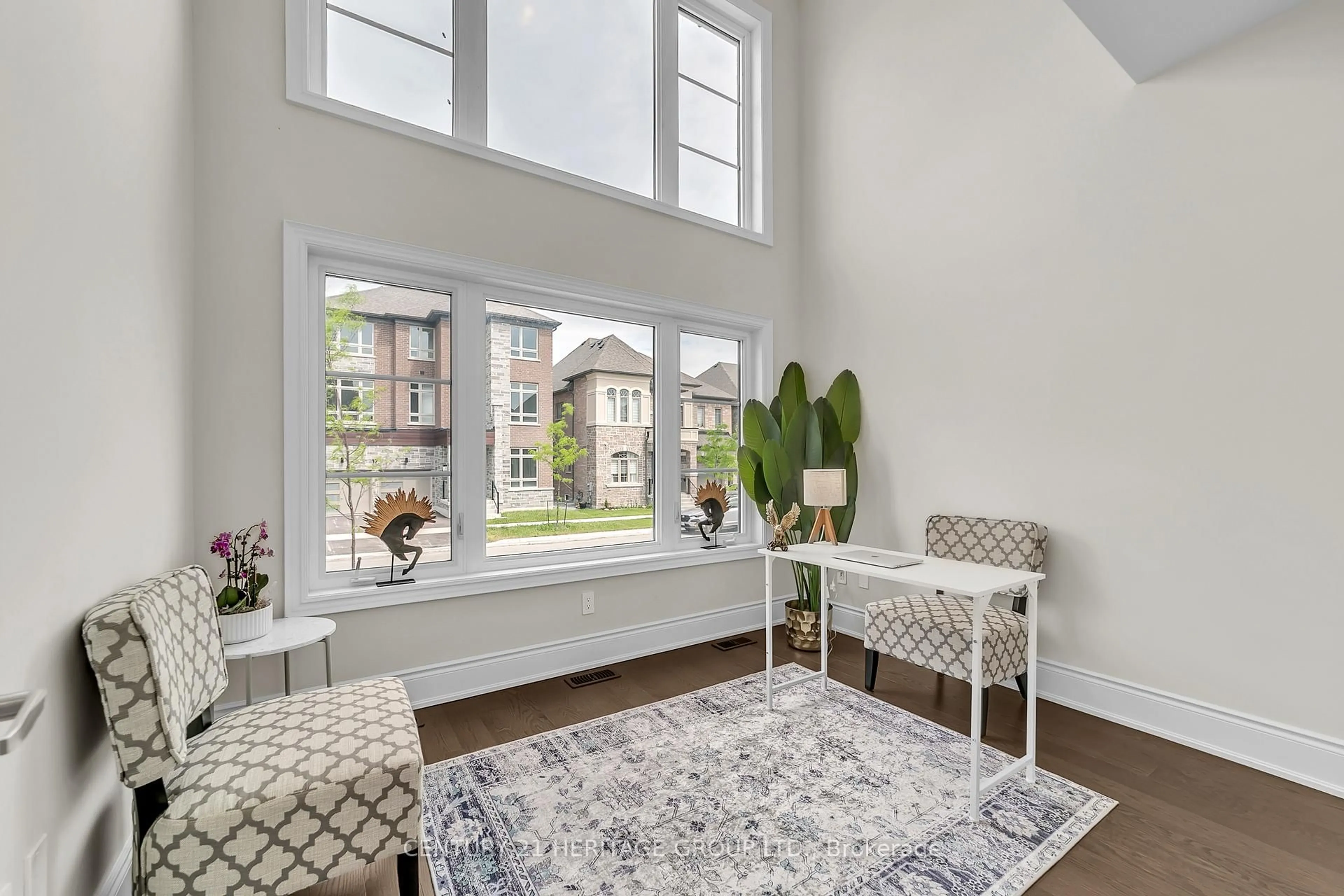 Indoor entryway for 20 Sweet Gale Cres, Richmond Hill Ontario L4E 1K1