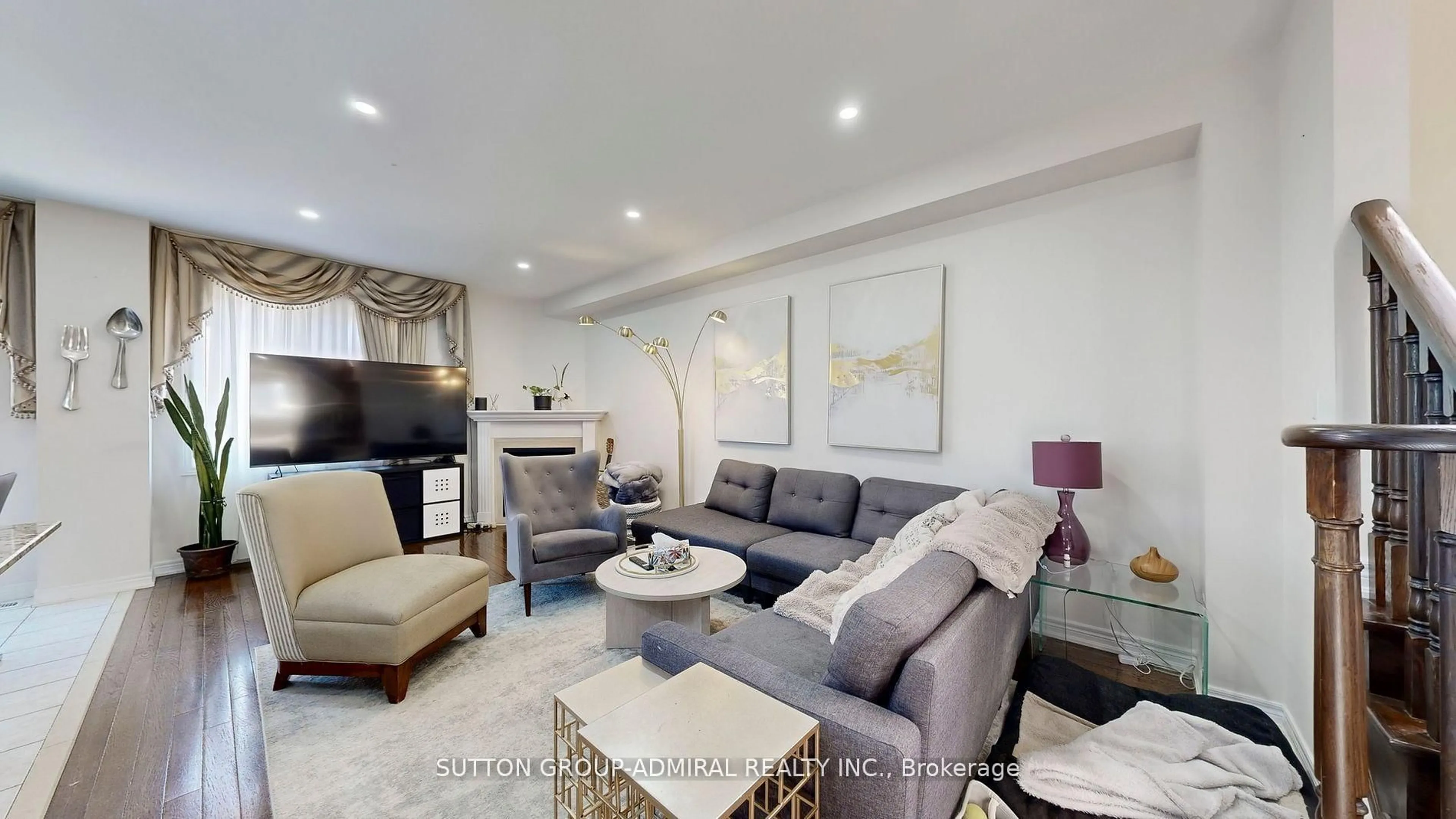 Living room with furniture, unknown for 27 Givon St, Vaughan Ontario L6A 0W2