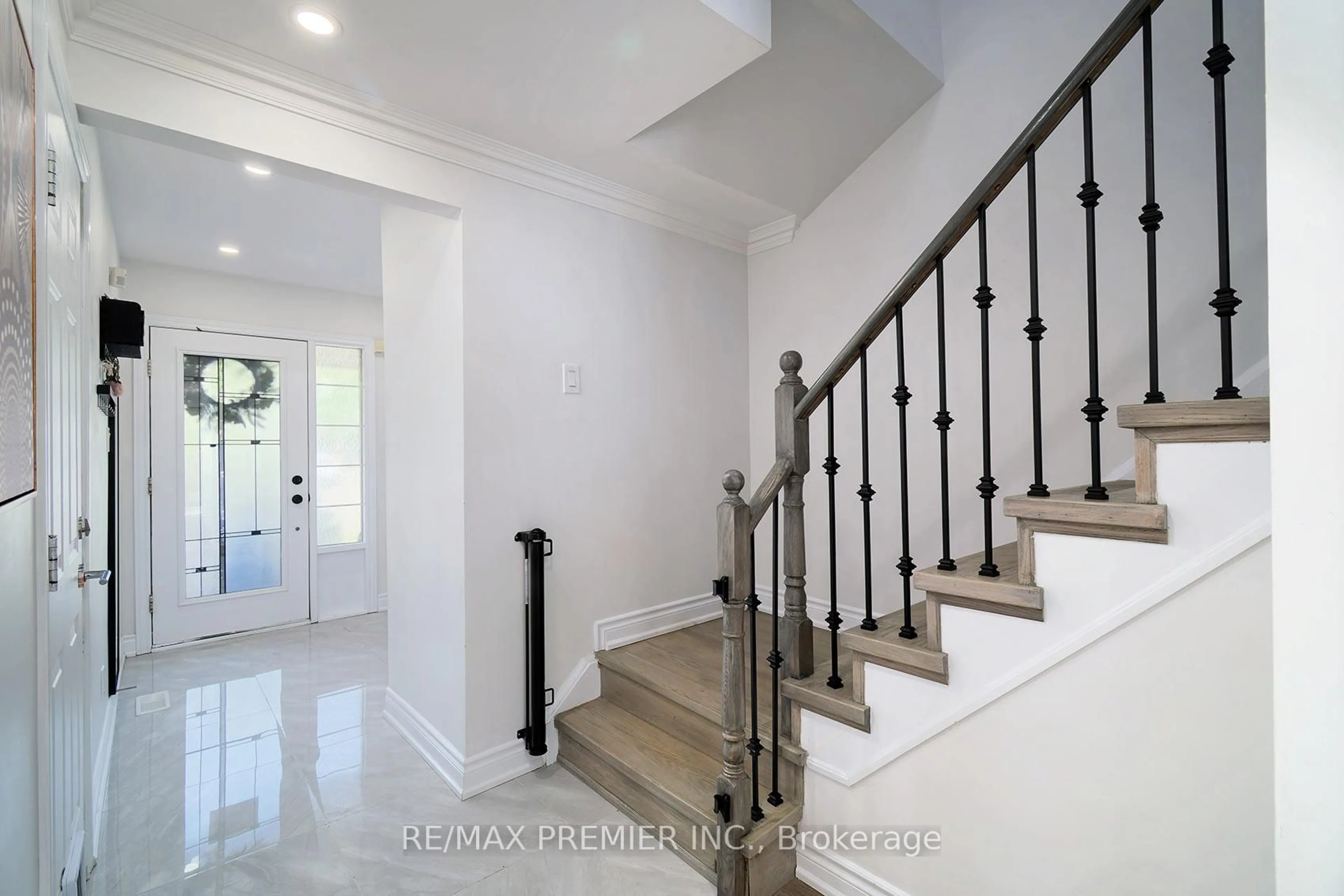 Unknown for 2 Prestwick Ave, Vaughan Ontario L6A 2C9