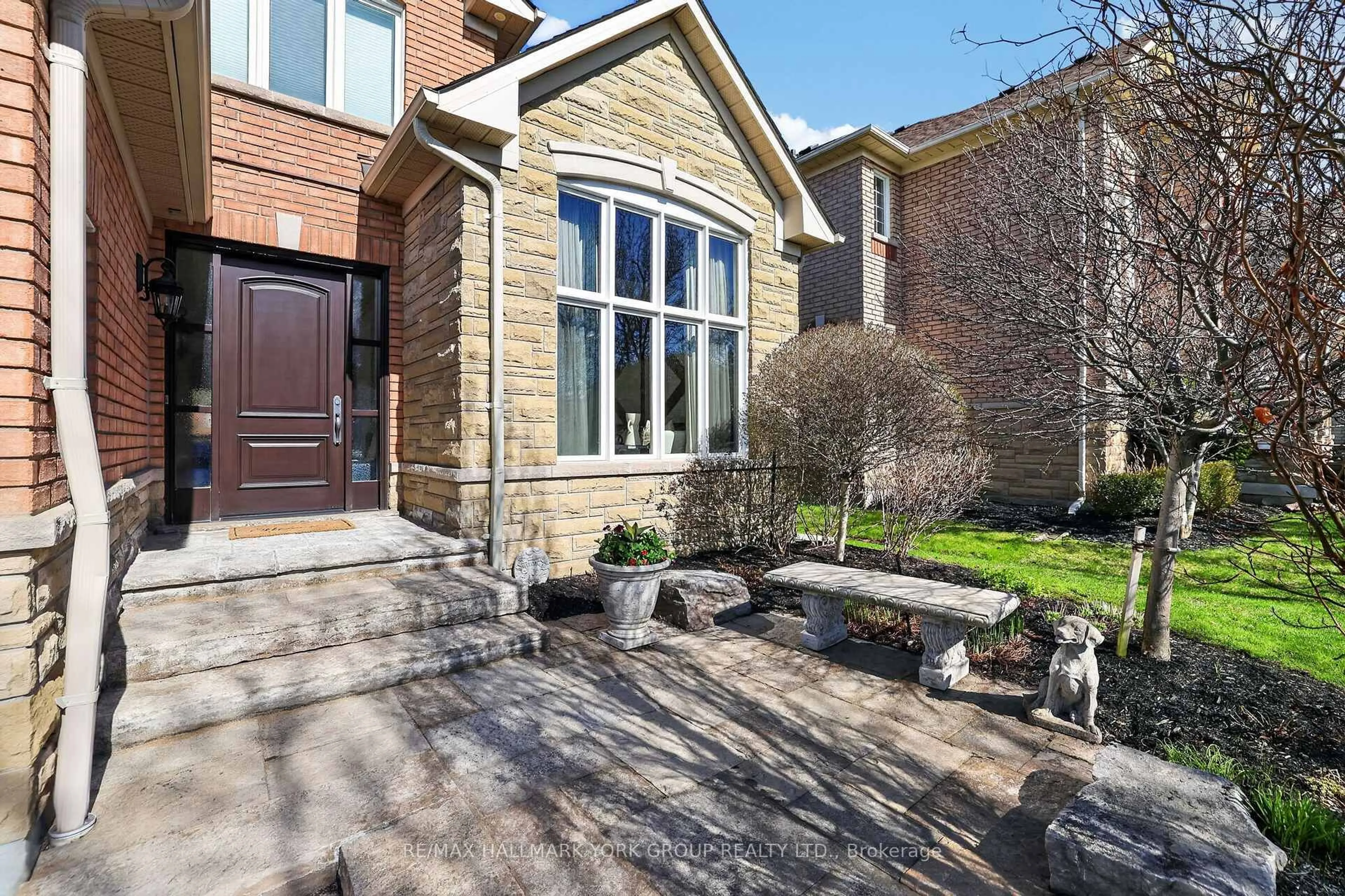 Home with brick exterior material, street for 260 Willis Dr, Aurora Ontario L4G 7M2