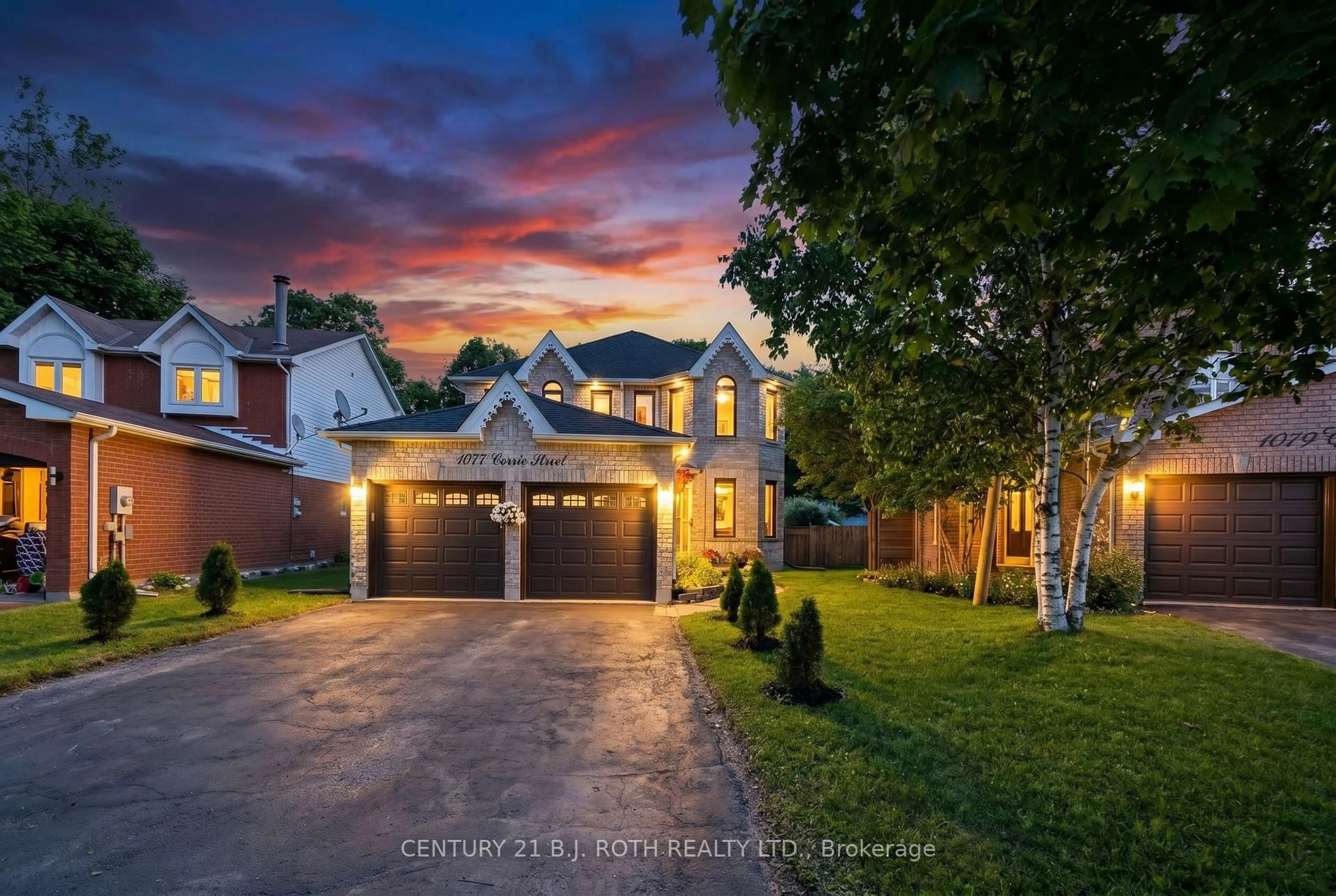 A pic from outside/outdoor area/front of a property/back of a property/a pic from drone, street for 1077 CORRIE St, Innisfil Ontario L9S 1T7