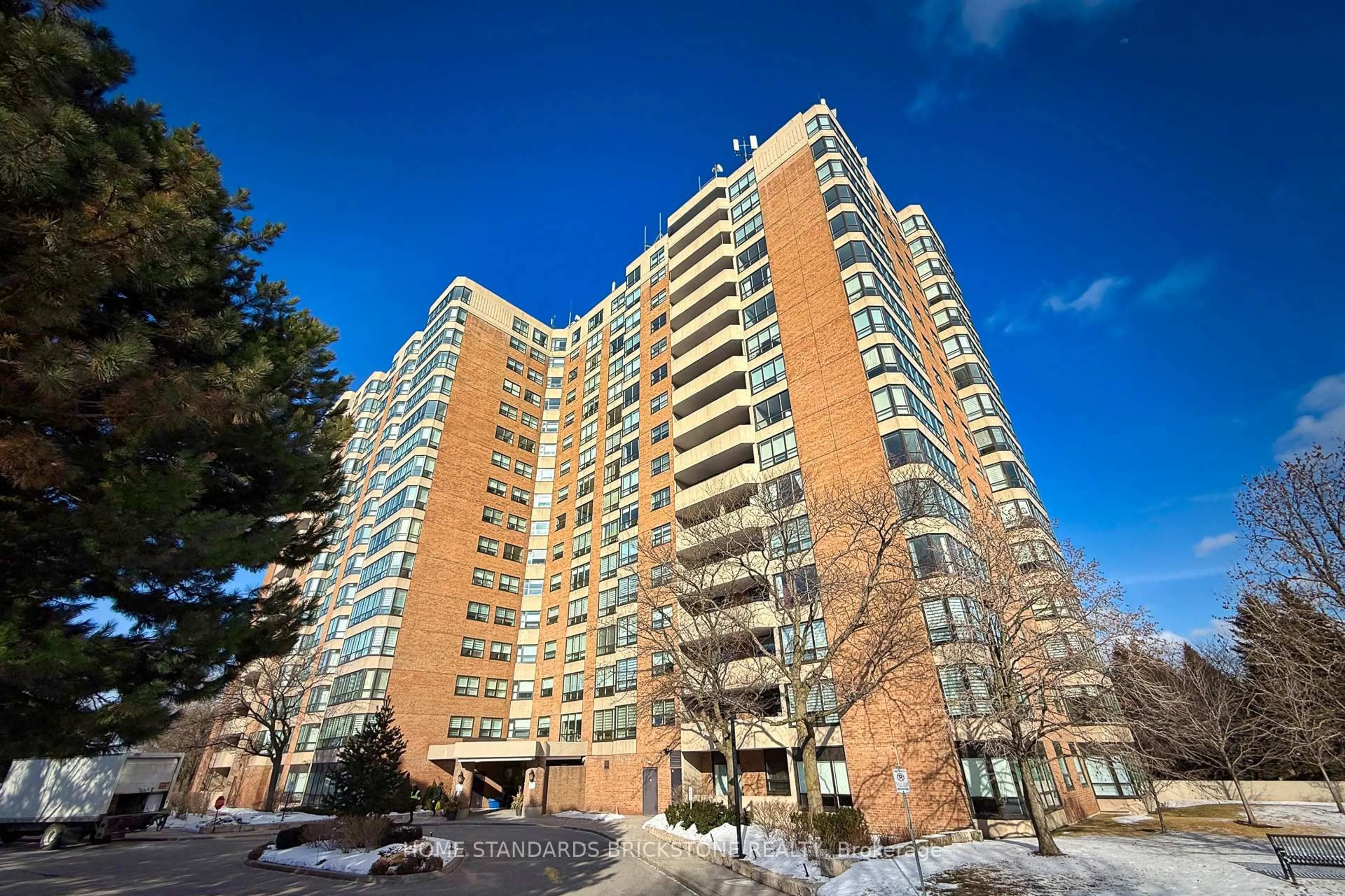 Unknown for 7601 Bathurst St #205, Vaughan Ontario L4J 4H5