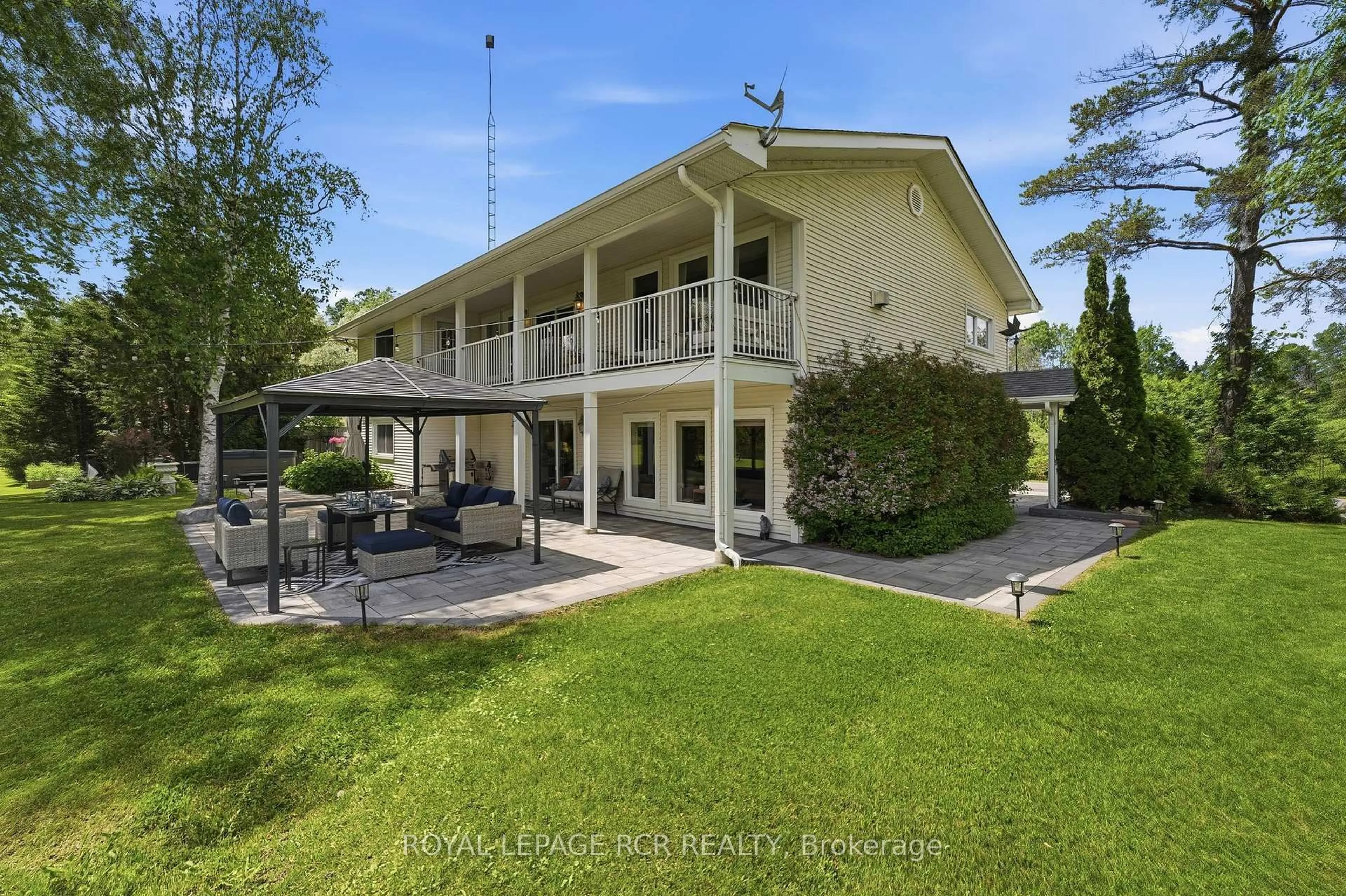 A pic from outside/outdoor area/front of a property/back of a property/a pic from drone, unknown for 21324 McCowan Rd, East Gwillimbury Ontario L0G 1M0