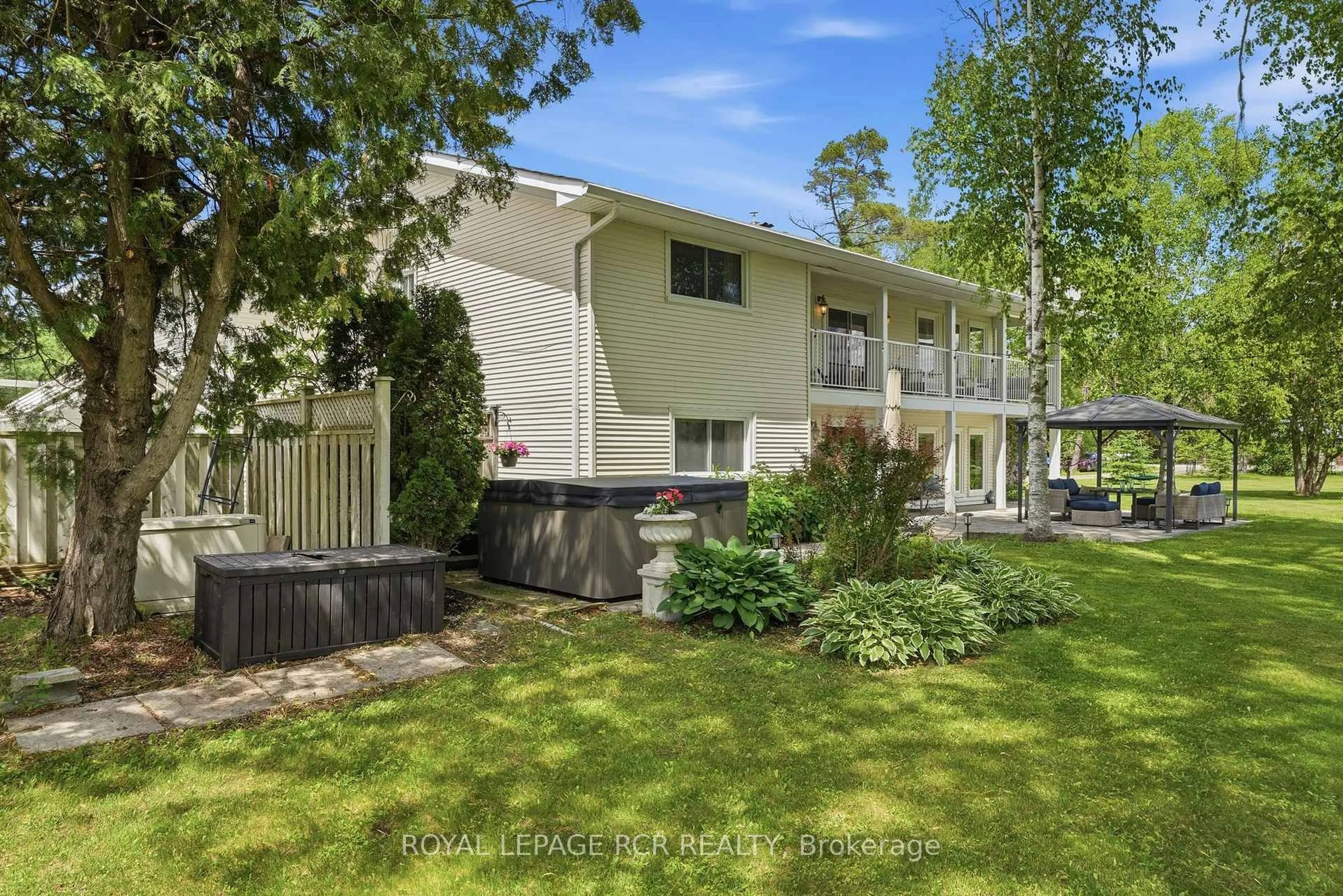 A pic from outside/outdoor area/front of a property/back of a property/a pic from drone, unknown for 21324 McCowan Rd, East Gwillimbury Ontario L0G 1M0