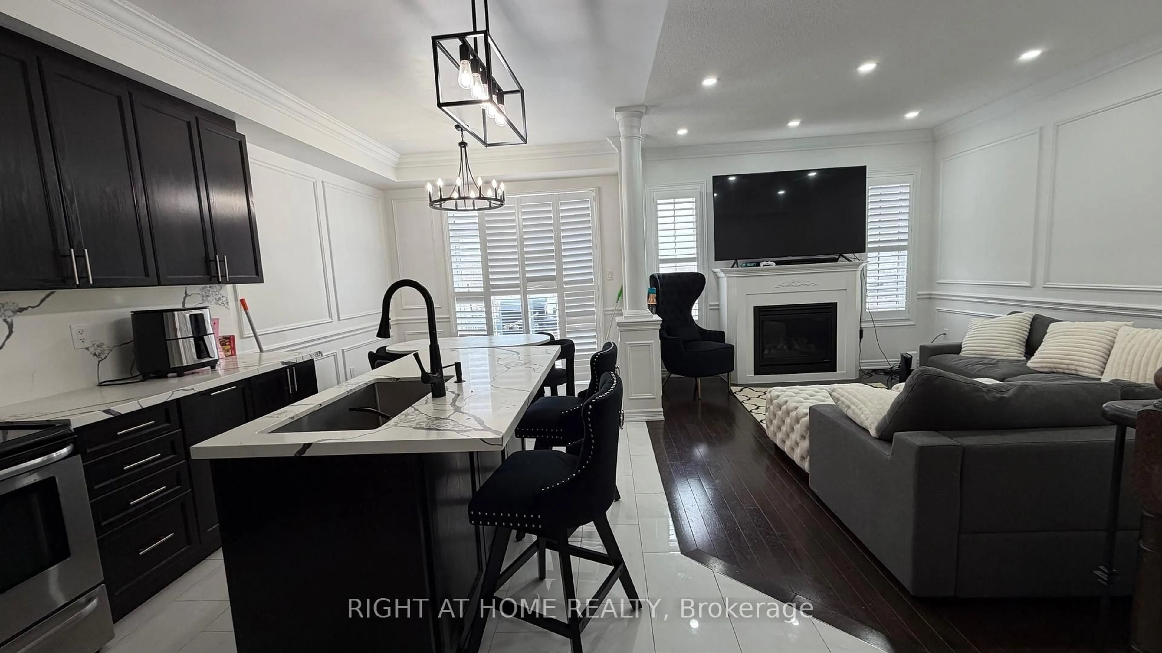 Open concept kitchen, unknown for 71 Betony Dr, Richmond Hill Ontario L4E 0V6