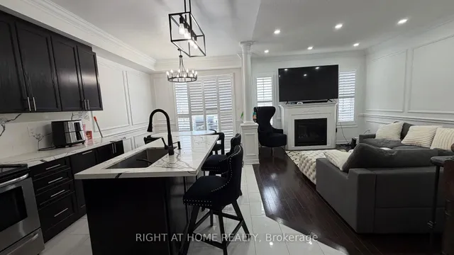 71 Betony Dr, Richmond Hill 3