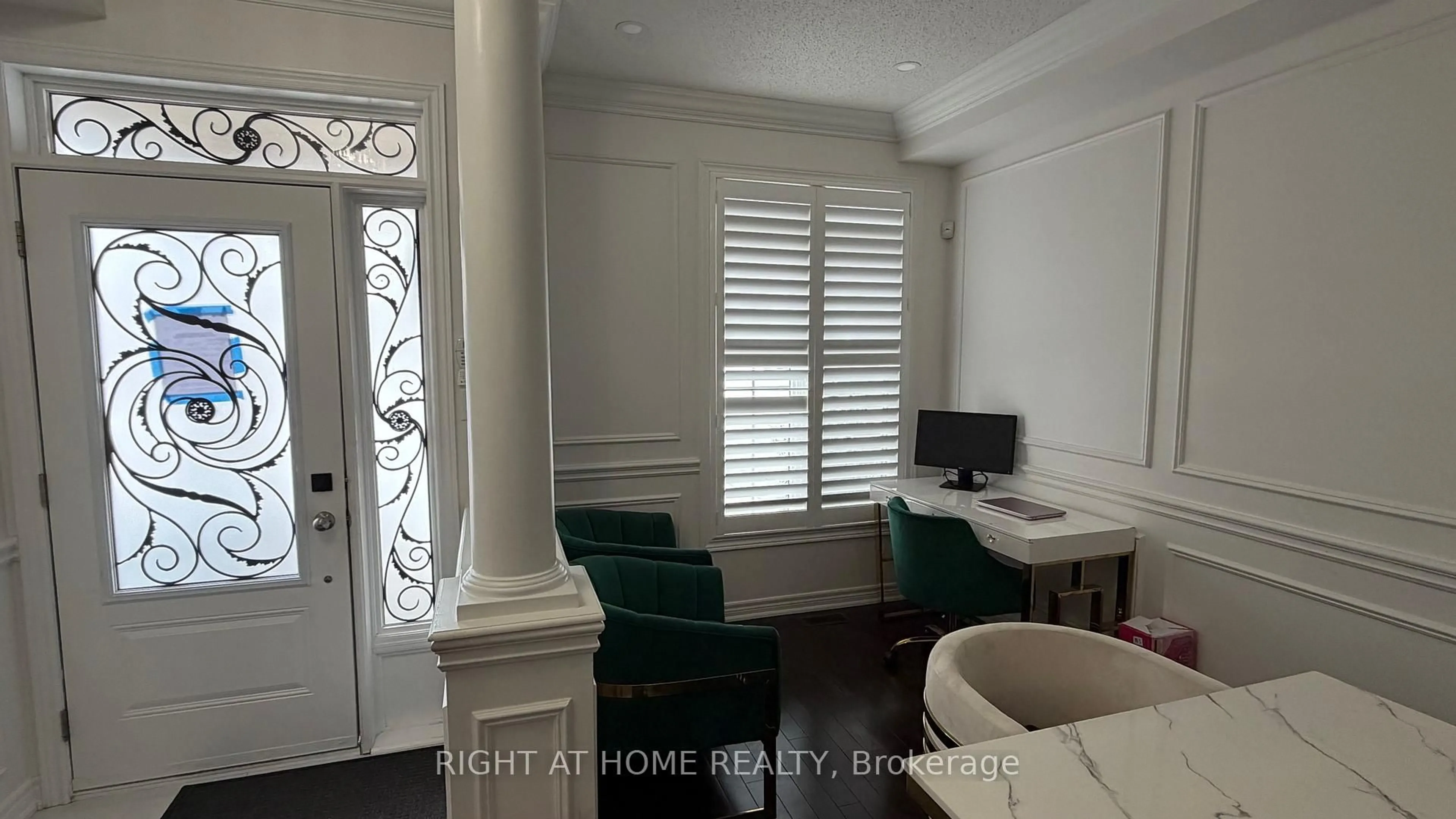 A pic of a room for 71 Betony Dr, Richmond Hill Ontario L4E 0V6