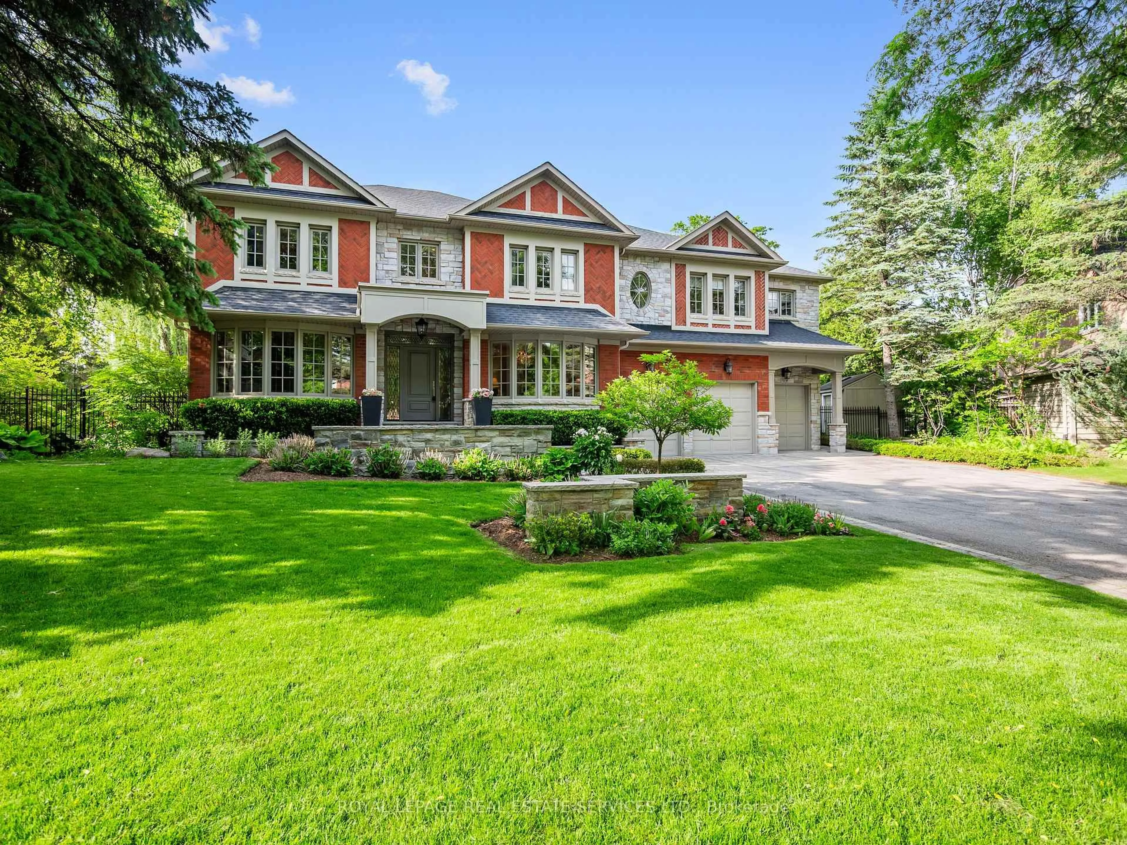 Home with brick exterior material, street for 799 Landresse Crt, Newmarket Ontario L3X 1M6