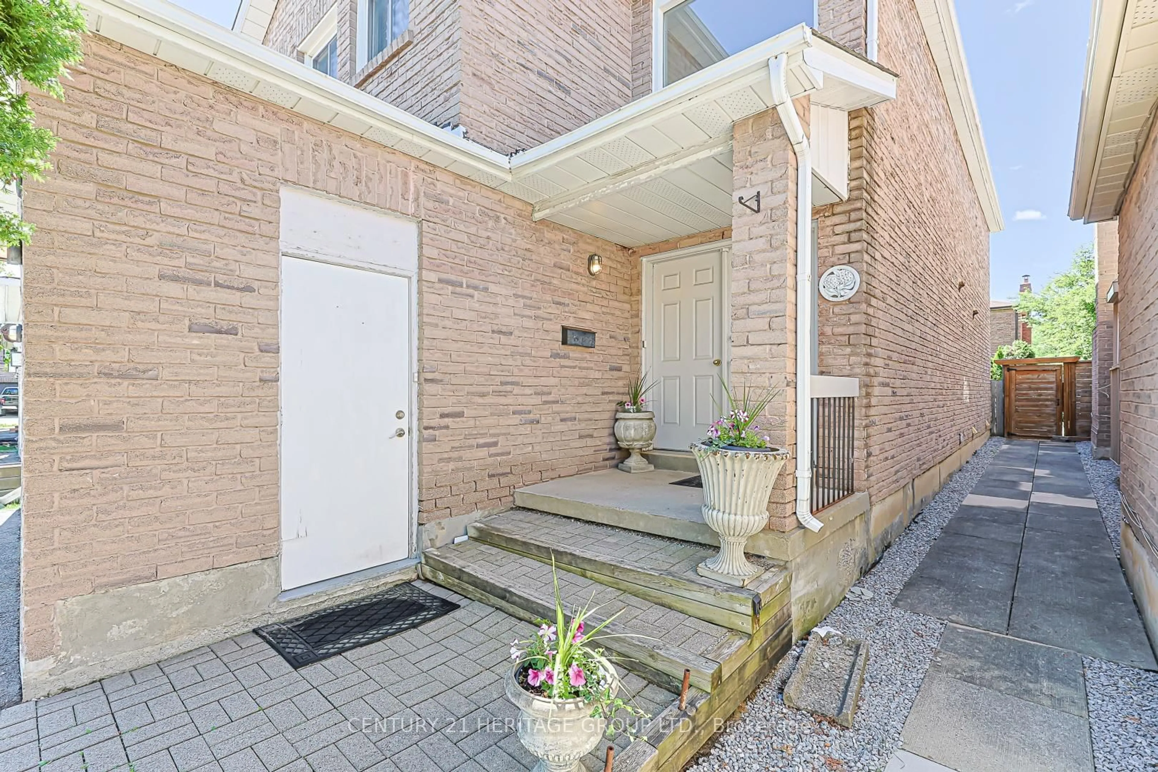 Unknown for 8 Millcroft Way, Vaughan Ontario L4J 6P2