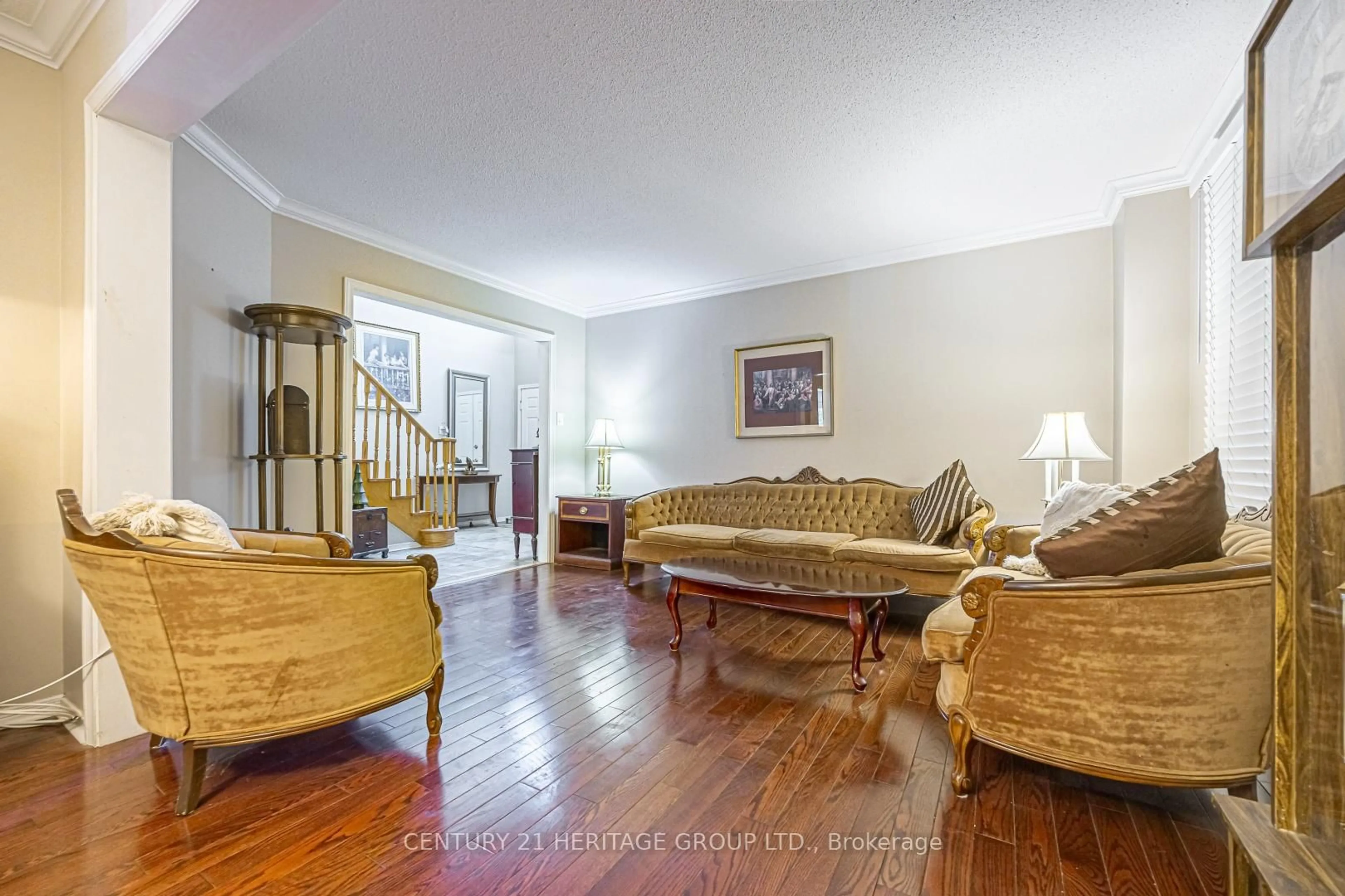 Living room with furniture, unknown for 8 Millcroft Way, Vaughan Ontario L4J 6P2